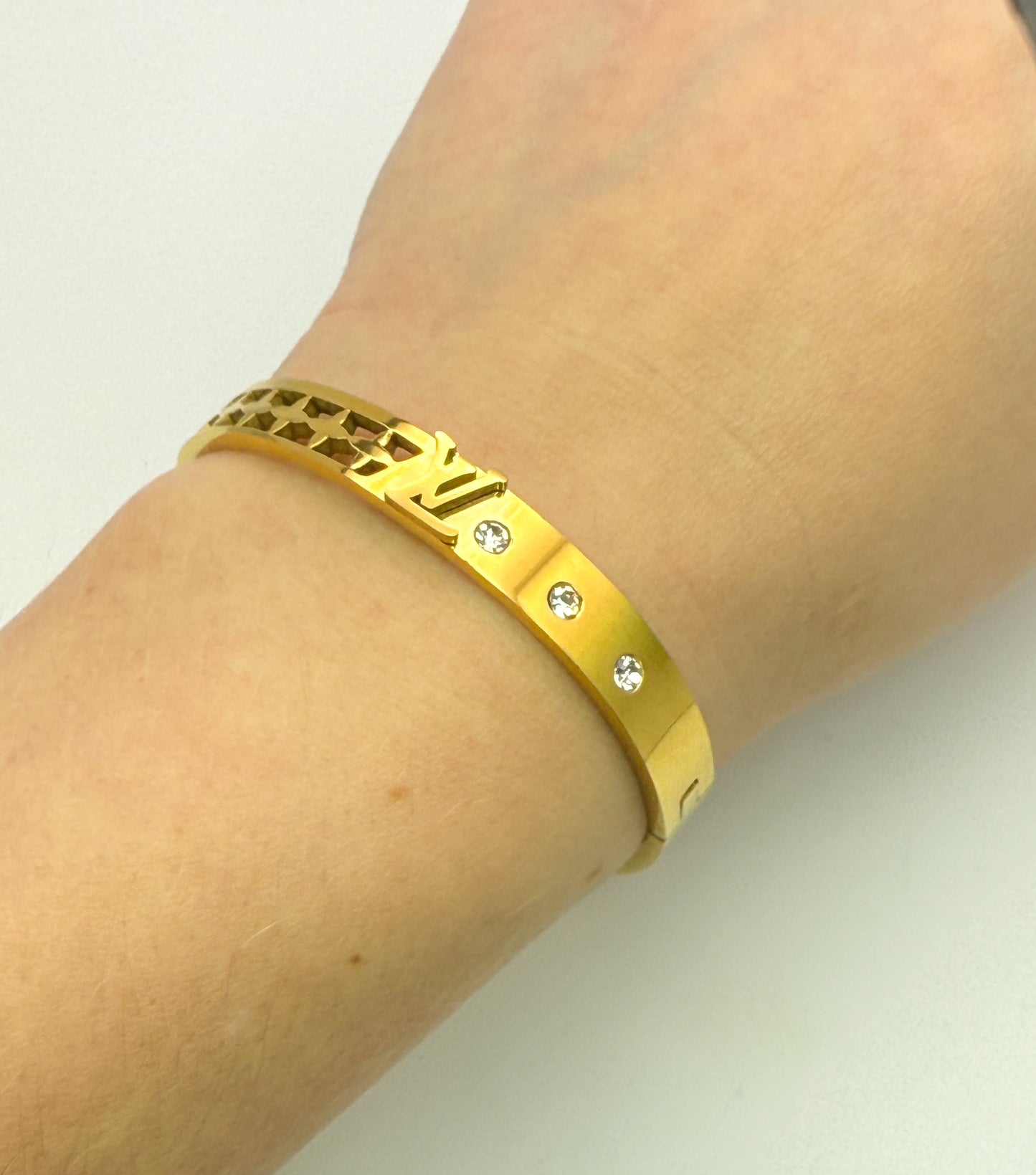 High Quality LV Designer Gold Stainless Bangle Bracelet with Mini Designer Stamp