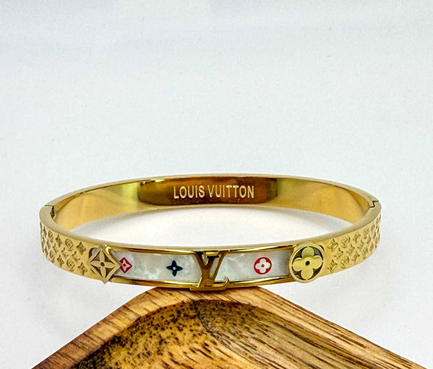 High Quality LV Designer Colorful Logo Mother of Pearl Shell Gold Stainless Steel Bangle Bracelet
