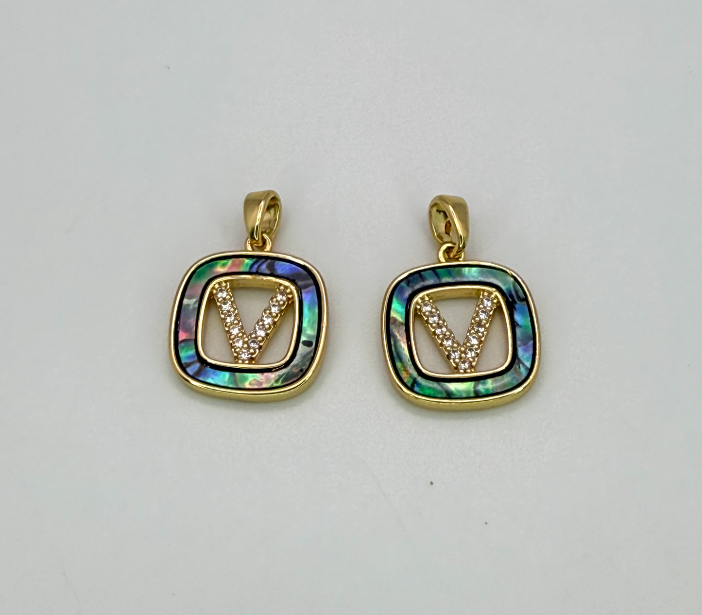 High Quality Mixed Designer Abalone Shell Gold Pendants