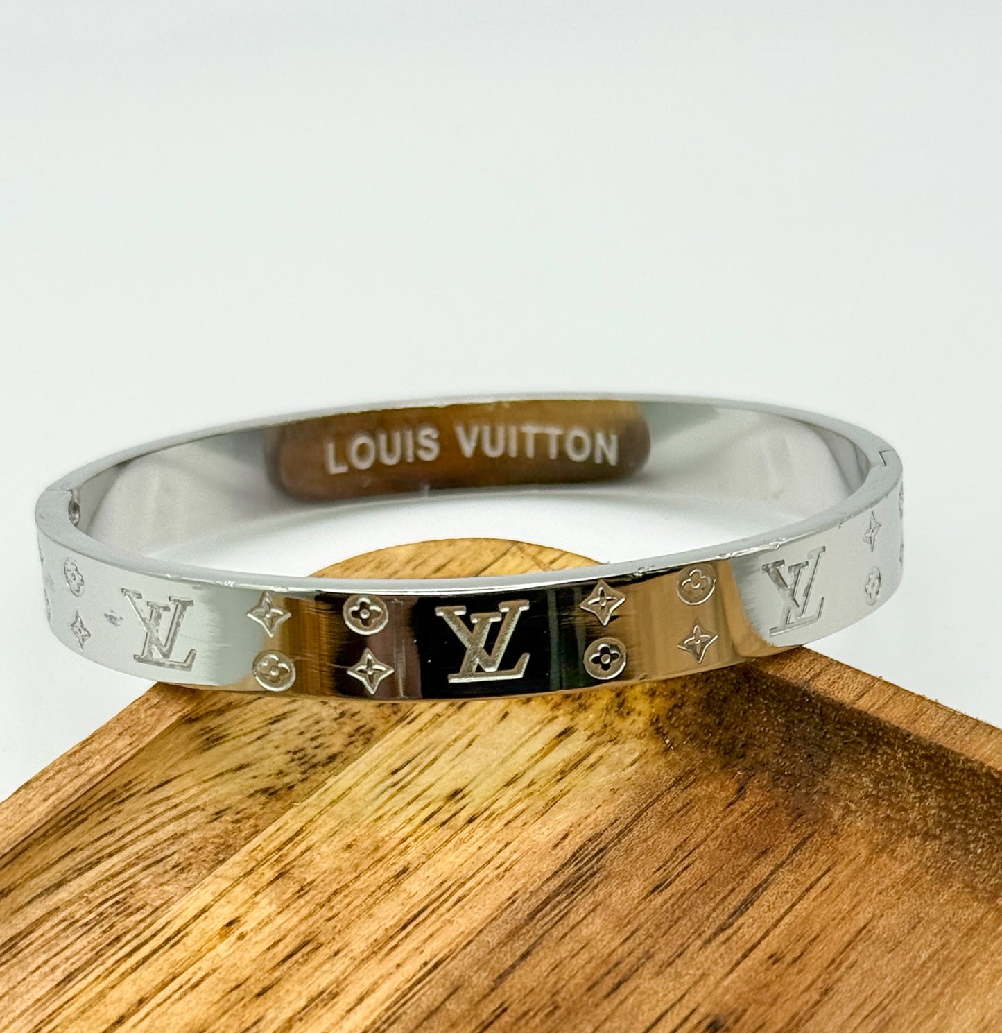 High Quality LV Designer Silver Stainless Steel Bangle Bracelet with Designer Stamp