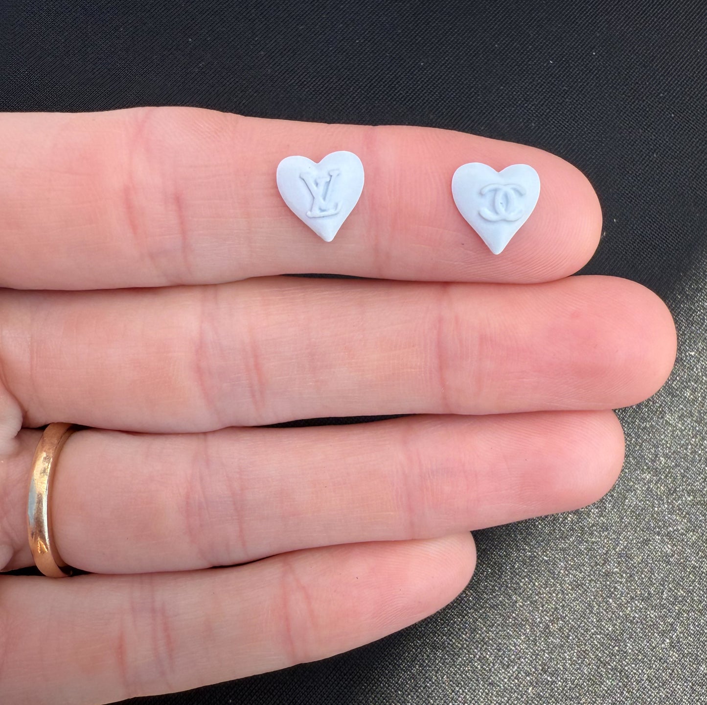 Metal White Enamel CC & LV Heart DIY Nail Charms