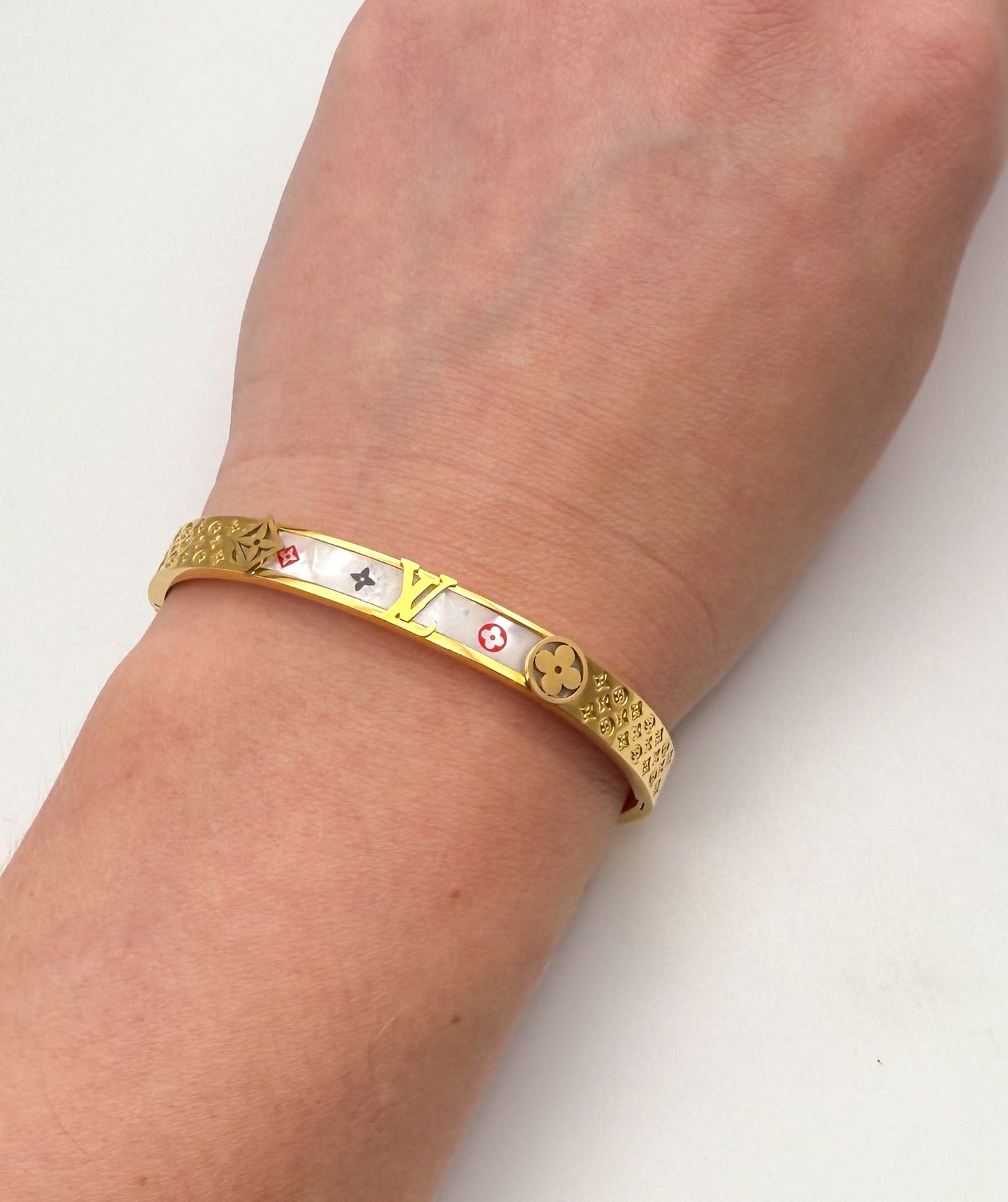High Quality LV Designer Colorful Logo Mother of Pearl Shell Gold Stainless Steel Bangle Bracelet