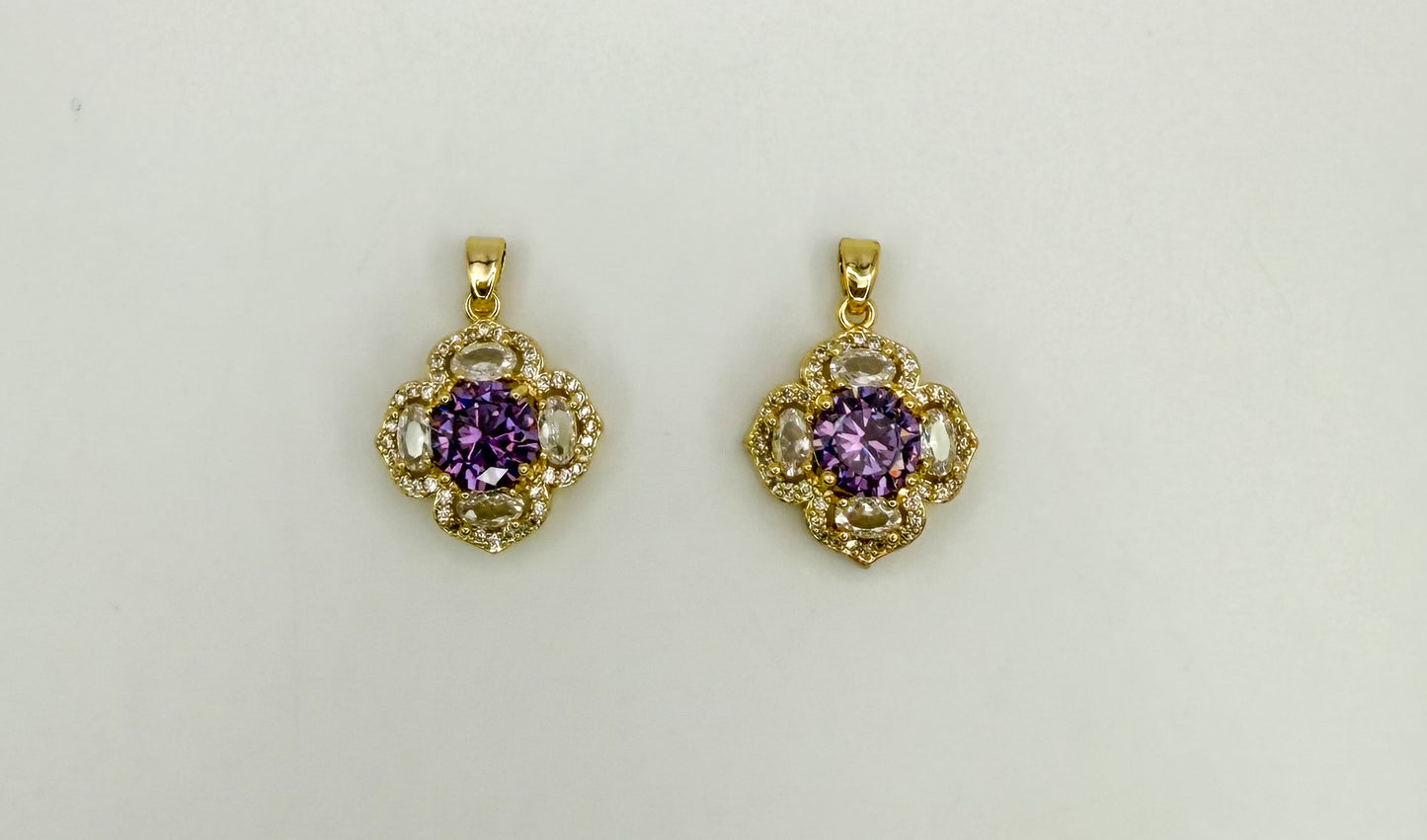 High Quality Sparkling Zircon Gold Clover Pendants