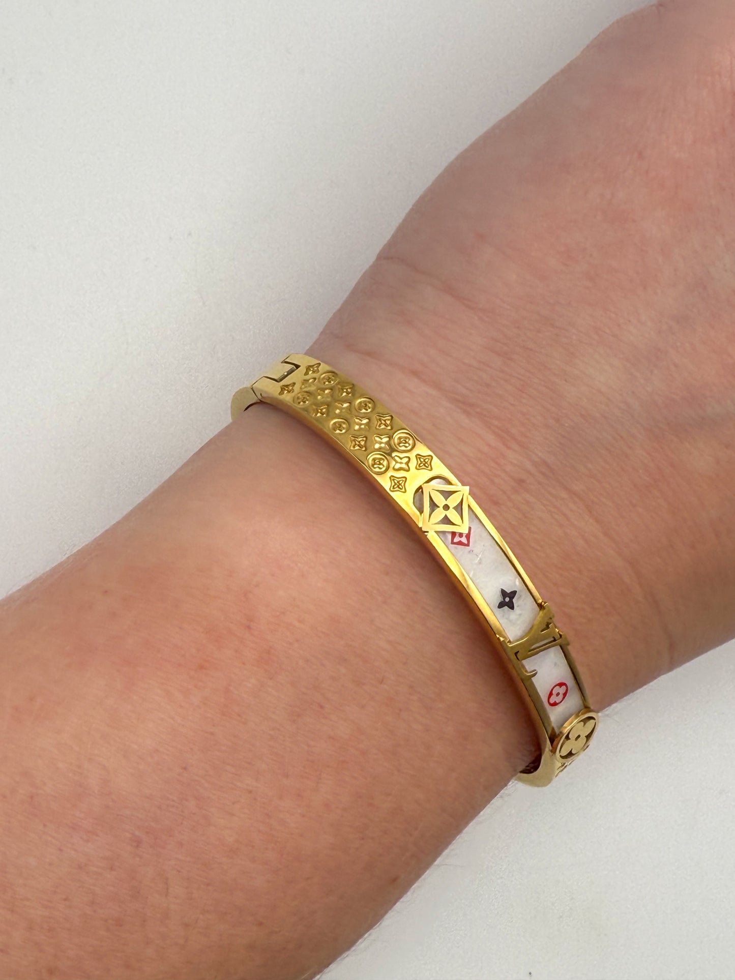 High Quality LV Designer Colorful Logo Mother of Pearl Shell Gold Stainless Steel Bangle Bracelet