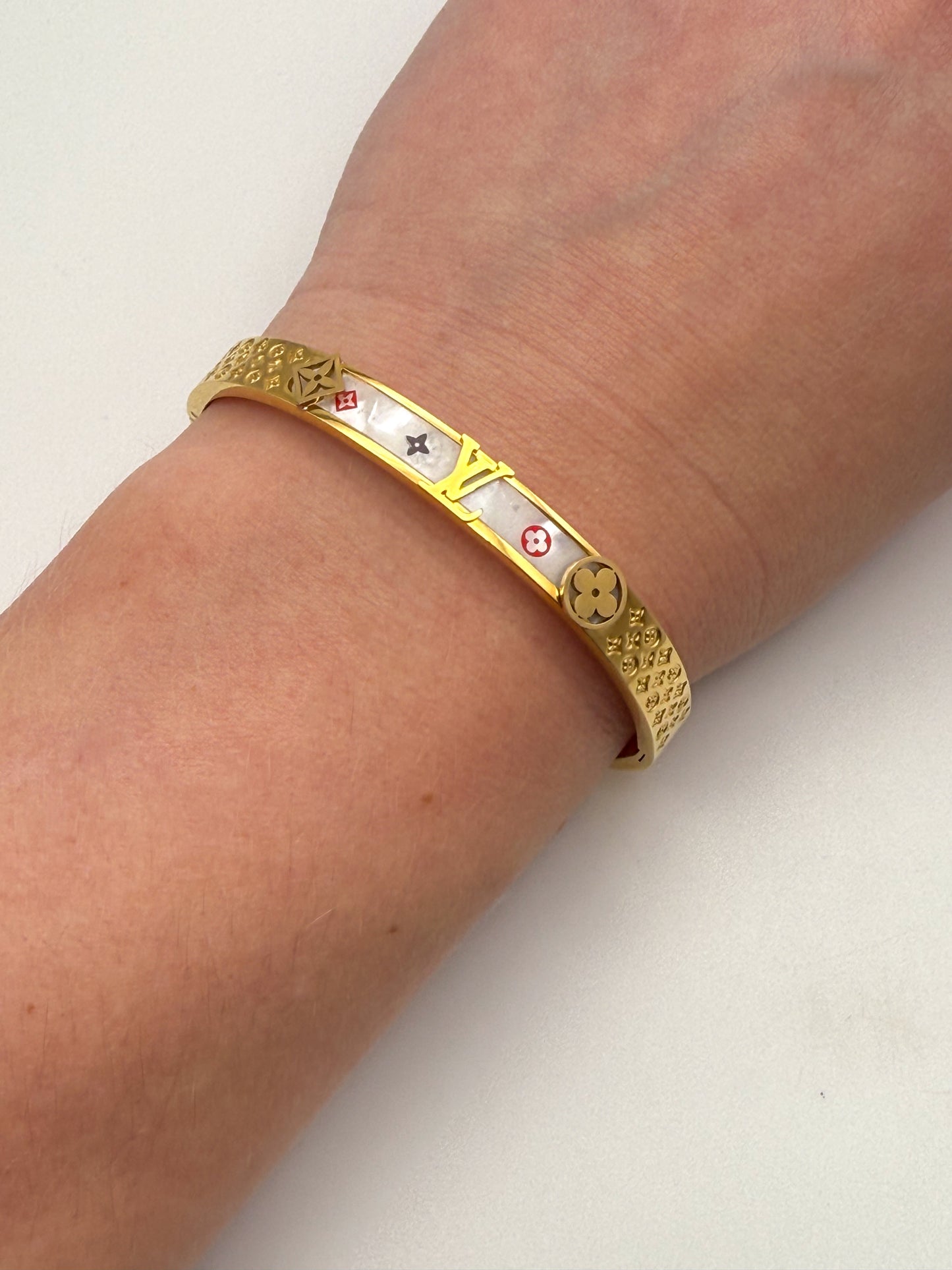 High Quality LV Designer Colorful Logo Mother of Pearl Shell Gold Stainless Steel Bangle Bracelet