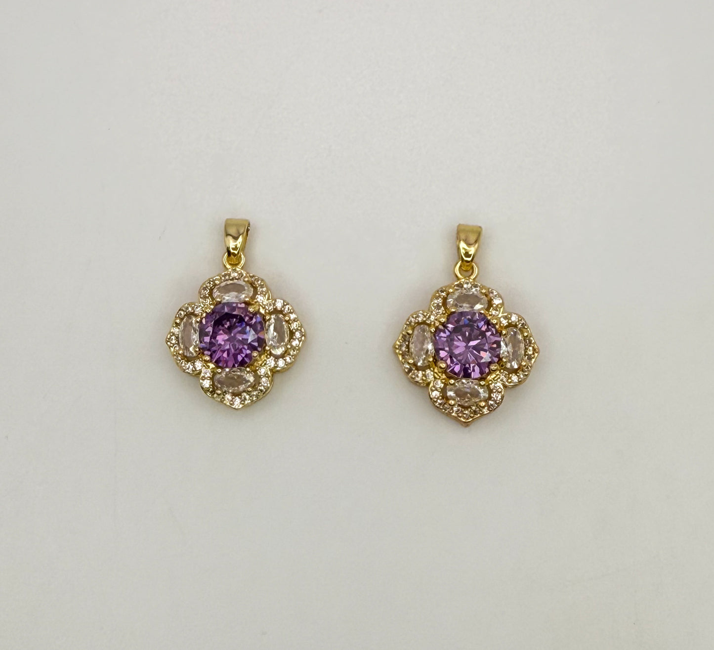 High Quality Sparkling Zircon Gold Clover Pendants