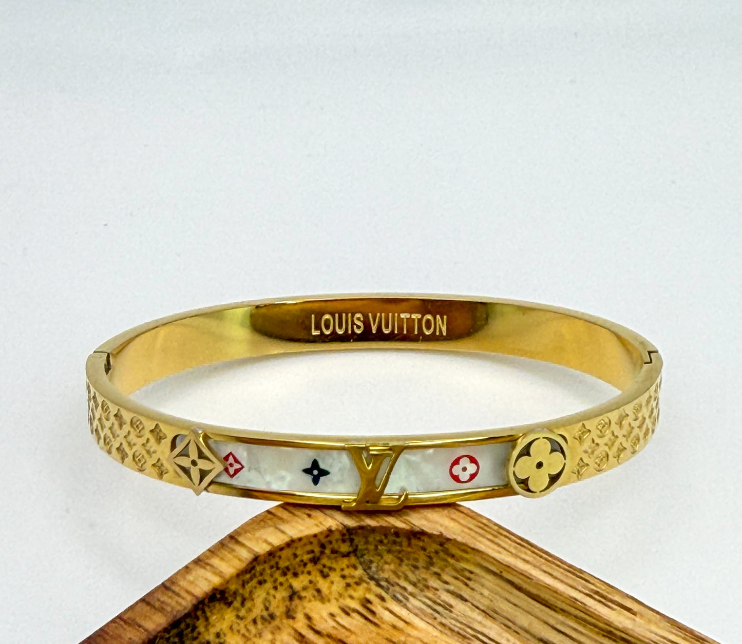High Quality LV Designer Colorful Logo Mother of Pearl Shell Gold Stainless Steel Bangle Bracelet
