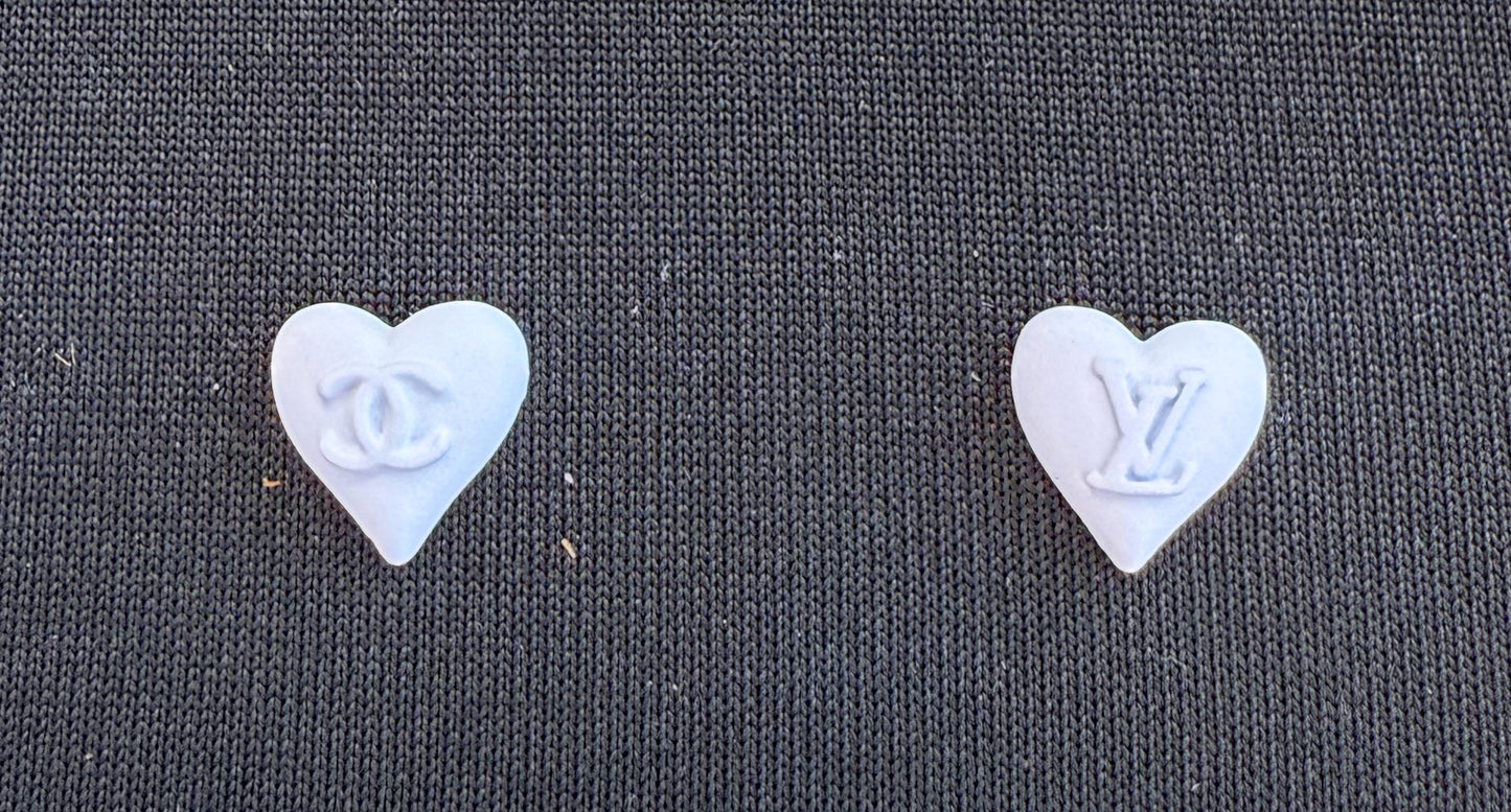 Metal White Enamel CC & LV Heart DIY Nail Charms