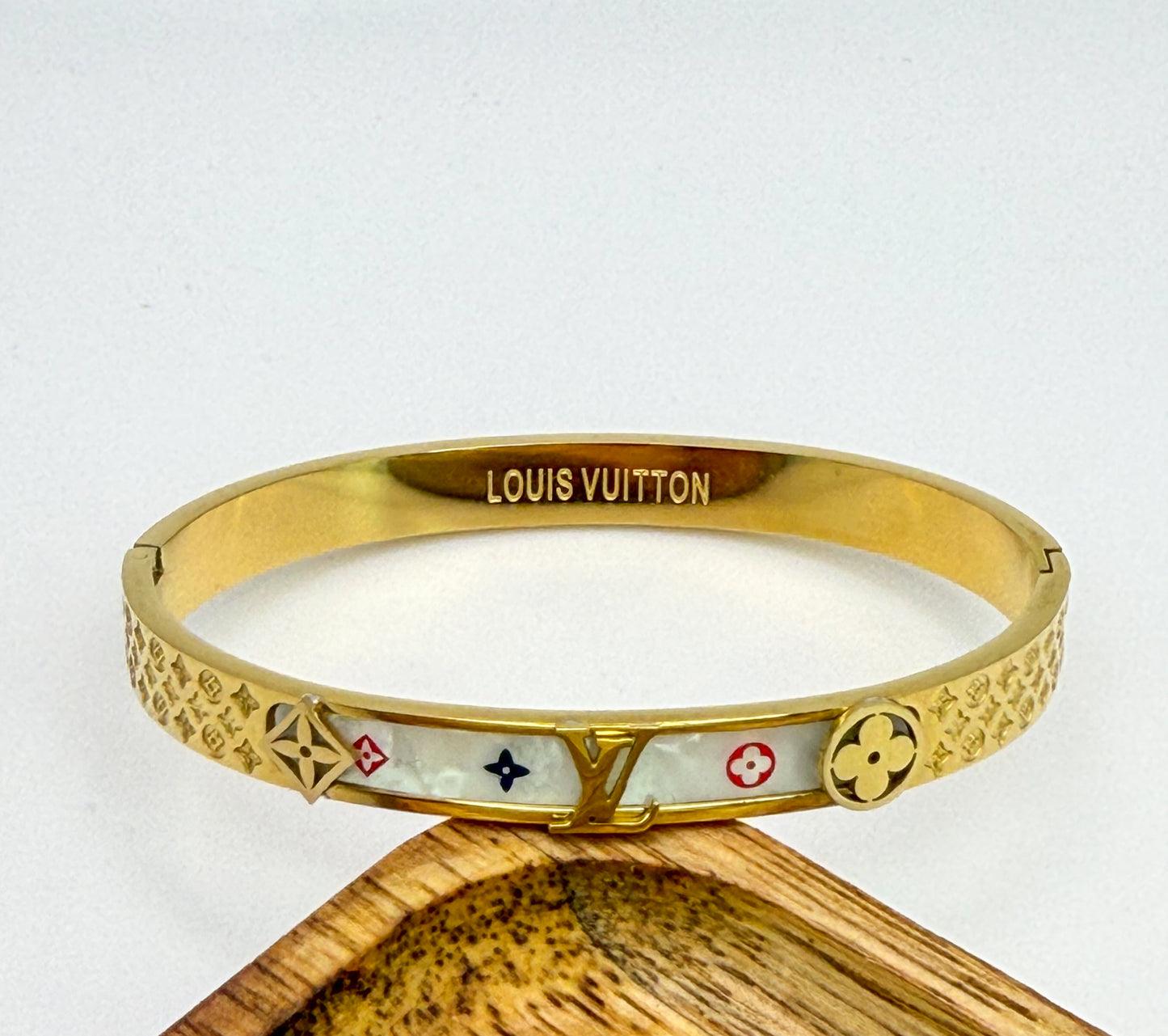 High Quality LV Designer Colorful Logo Mother of Pearl Shell Gold Stainless Steel Bangle Bracelet