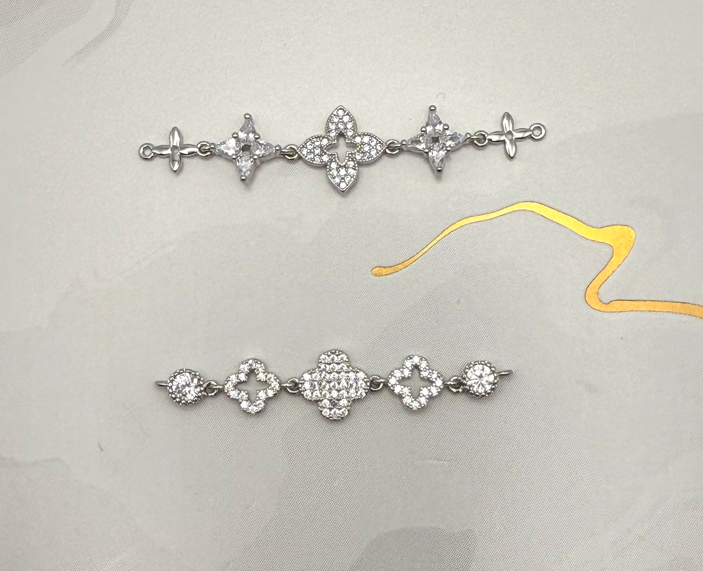 Zircon Covered Clover Designed Connector Charm for DIY Jewelry Making