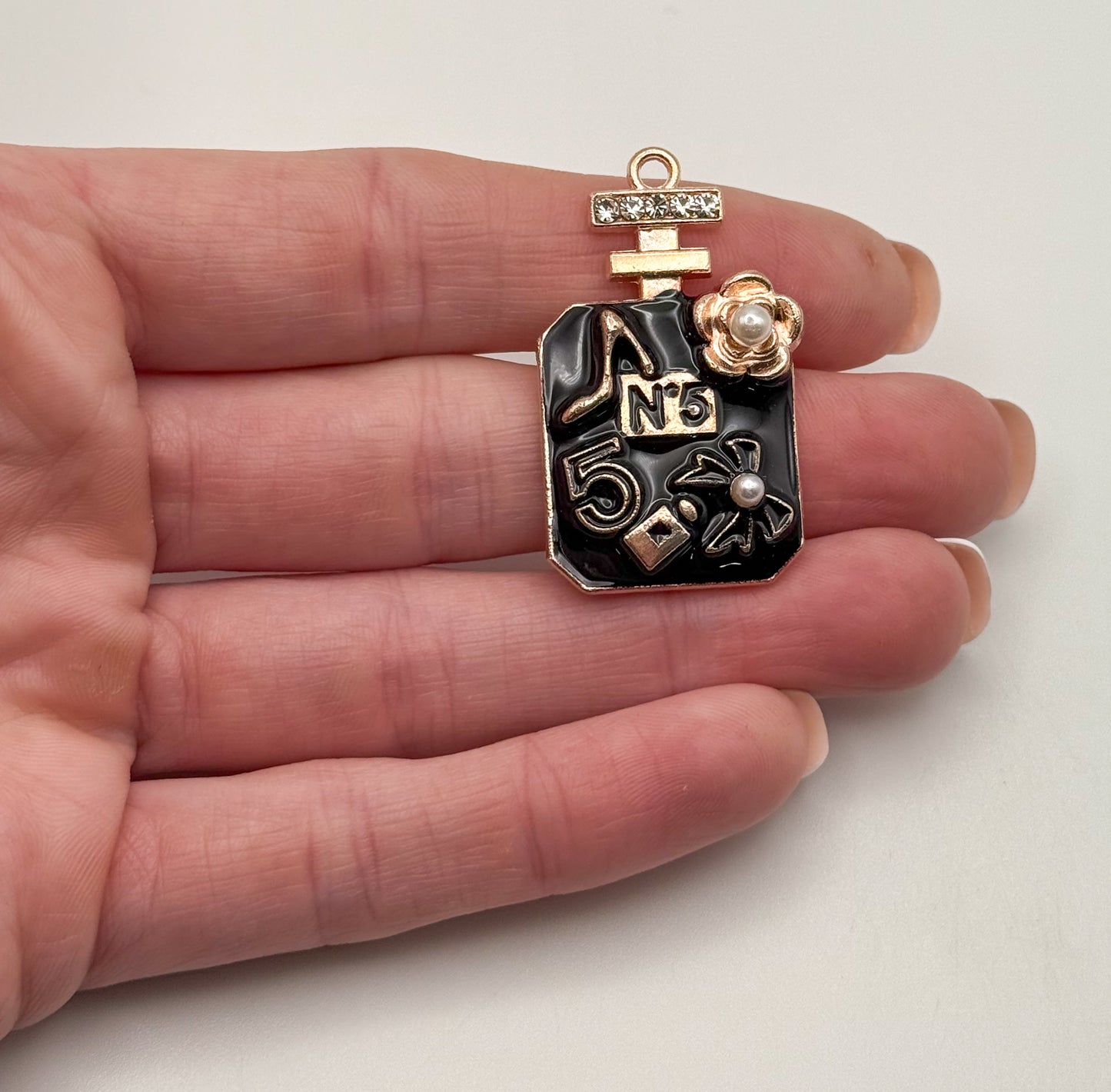 Black & White Enameled Gold #5 Perfume Bottle DIY Metal Charms