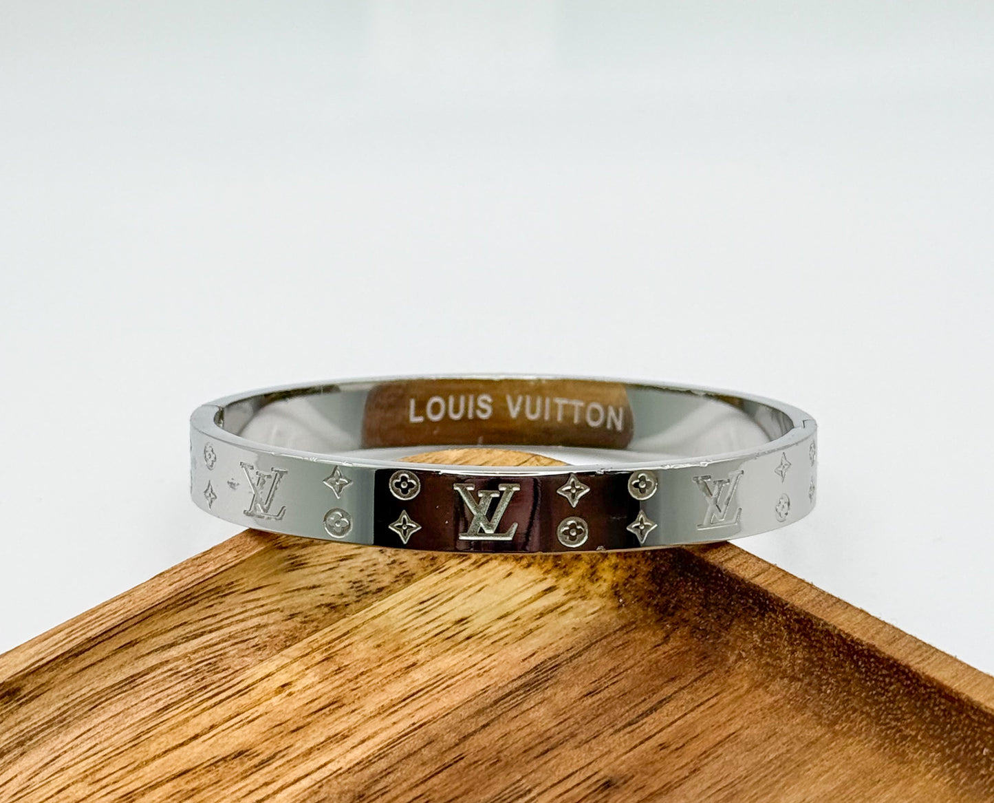 High Quality LV Designer Silver Stainless Steel Bangle Bracelet with Designer Stamp
