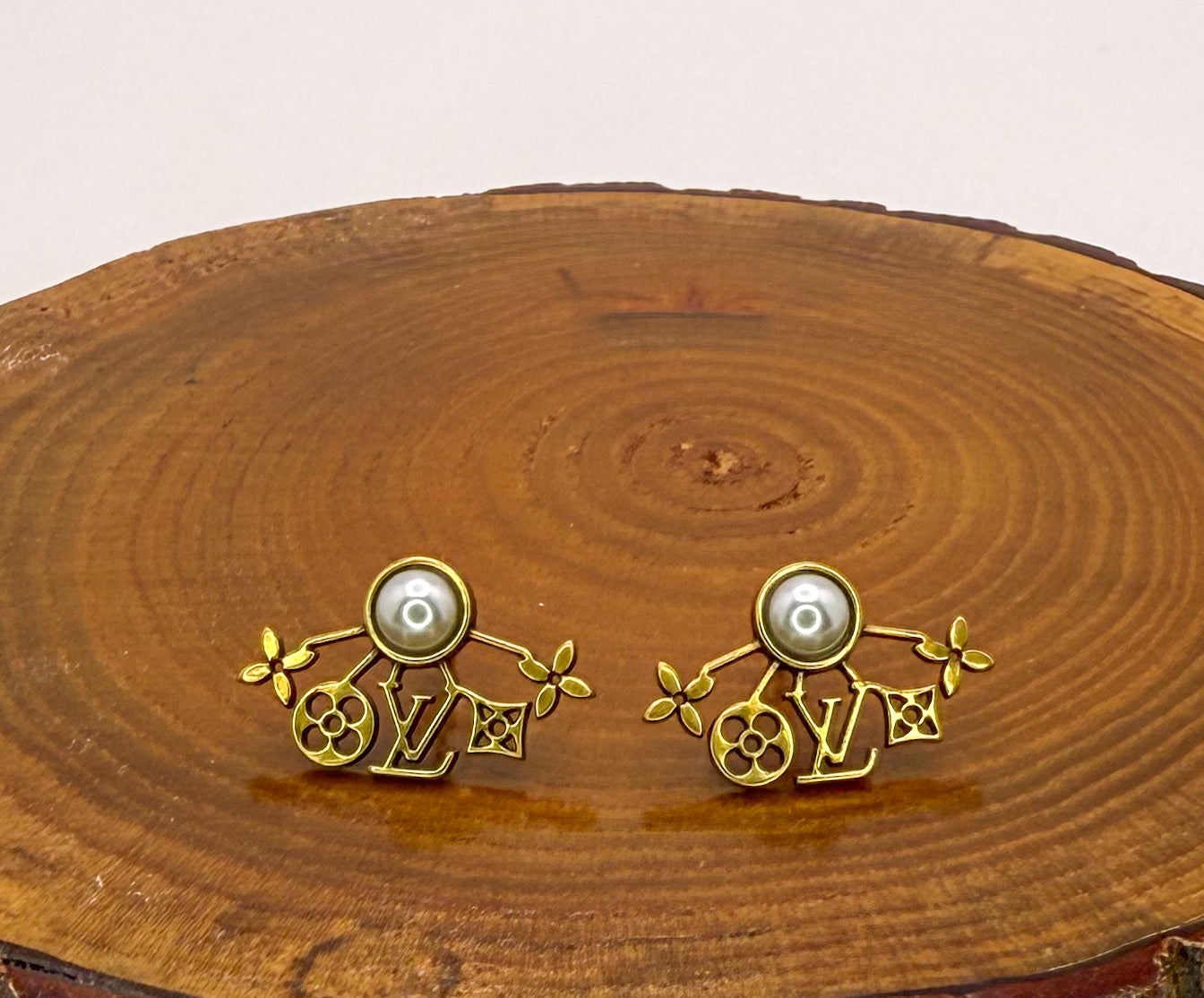Antique Gold Multi LV LOGO Stud Earrings