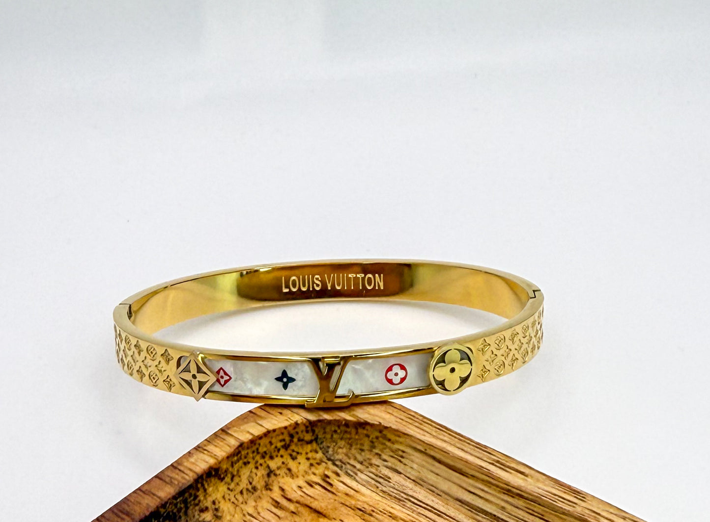 High Quality LV Designer Colorful Logo Mother of Pearl Shell Gold Stainless Steel Bangle Bracelet