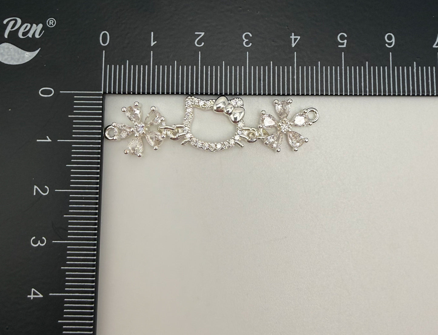 HK Kitty Head Bling Connector Charms