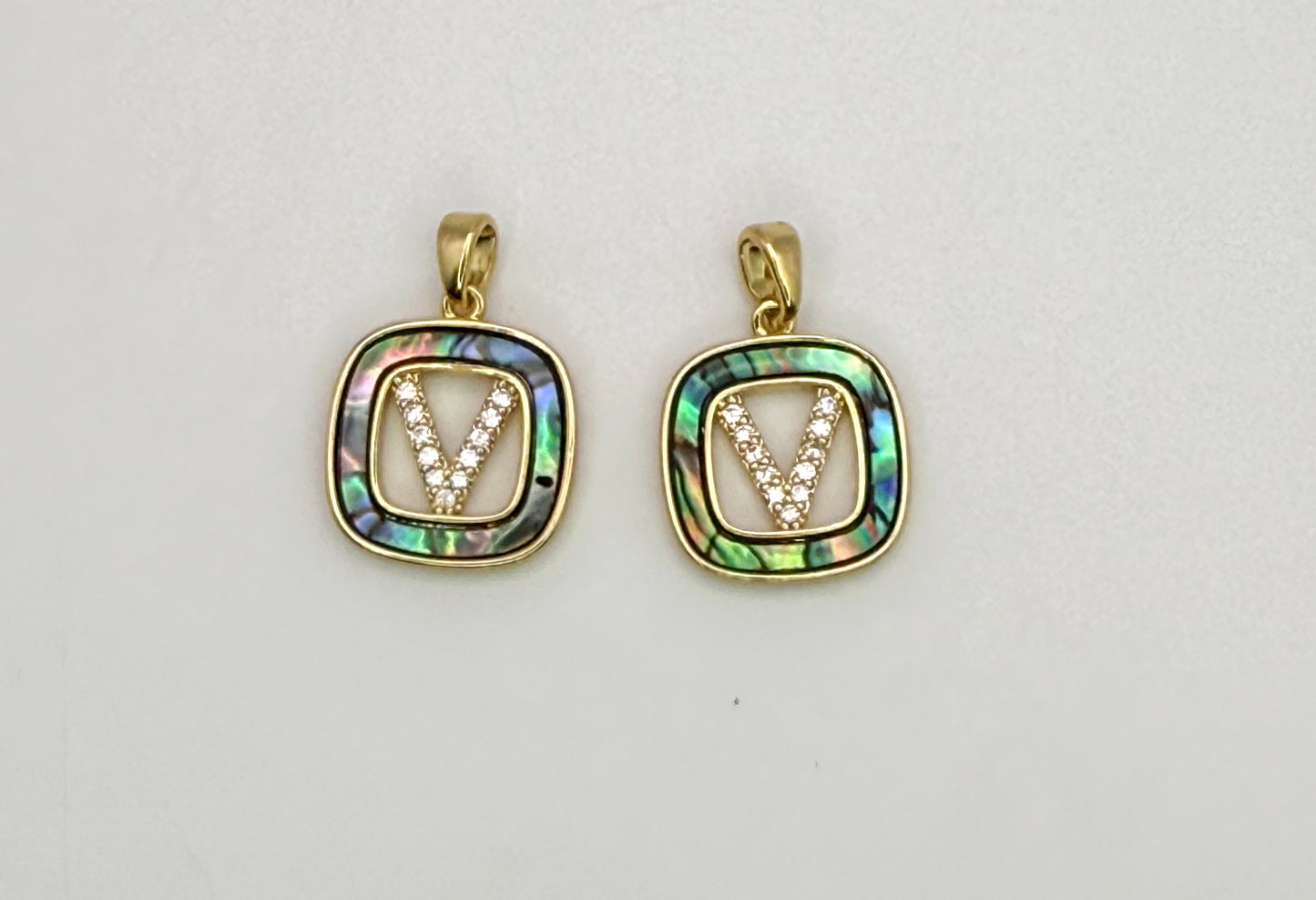 High Quality Mixed Designer Abalone Shell Gold Pendants