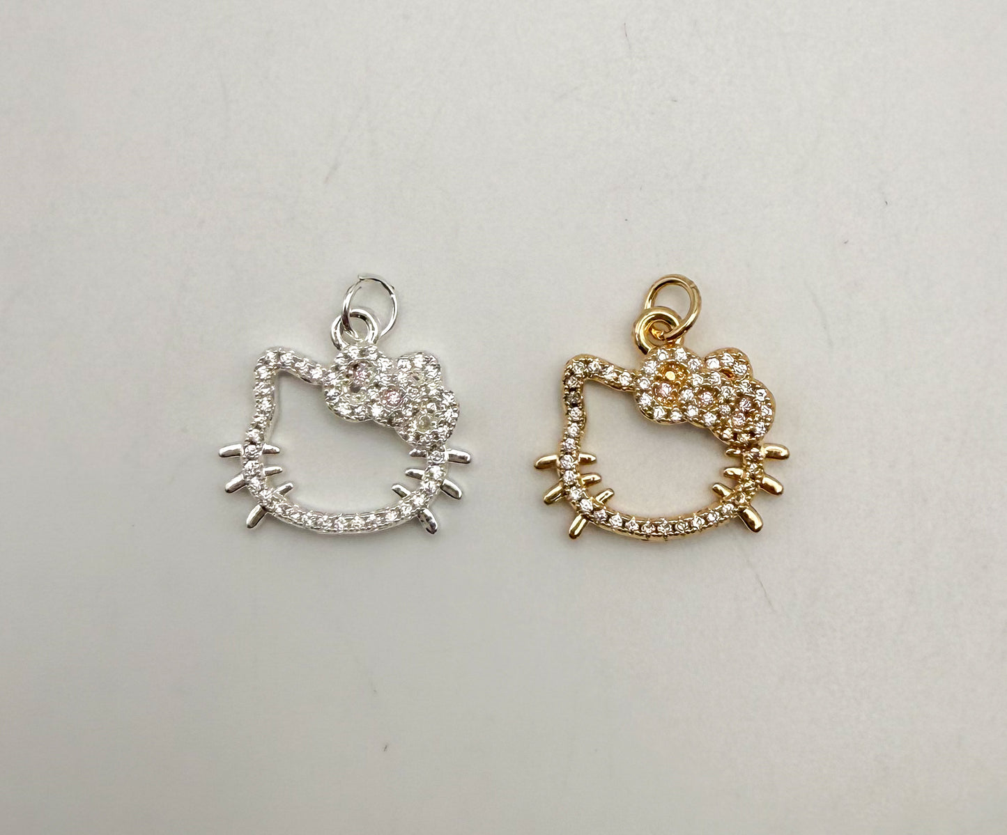 HK Kitty Head Hollow Center Bling Charms