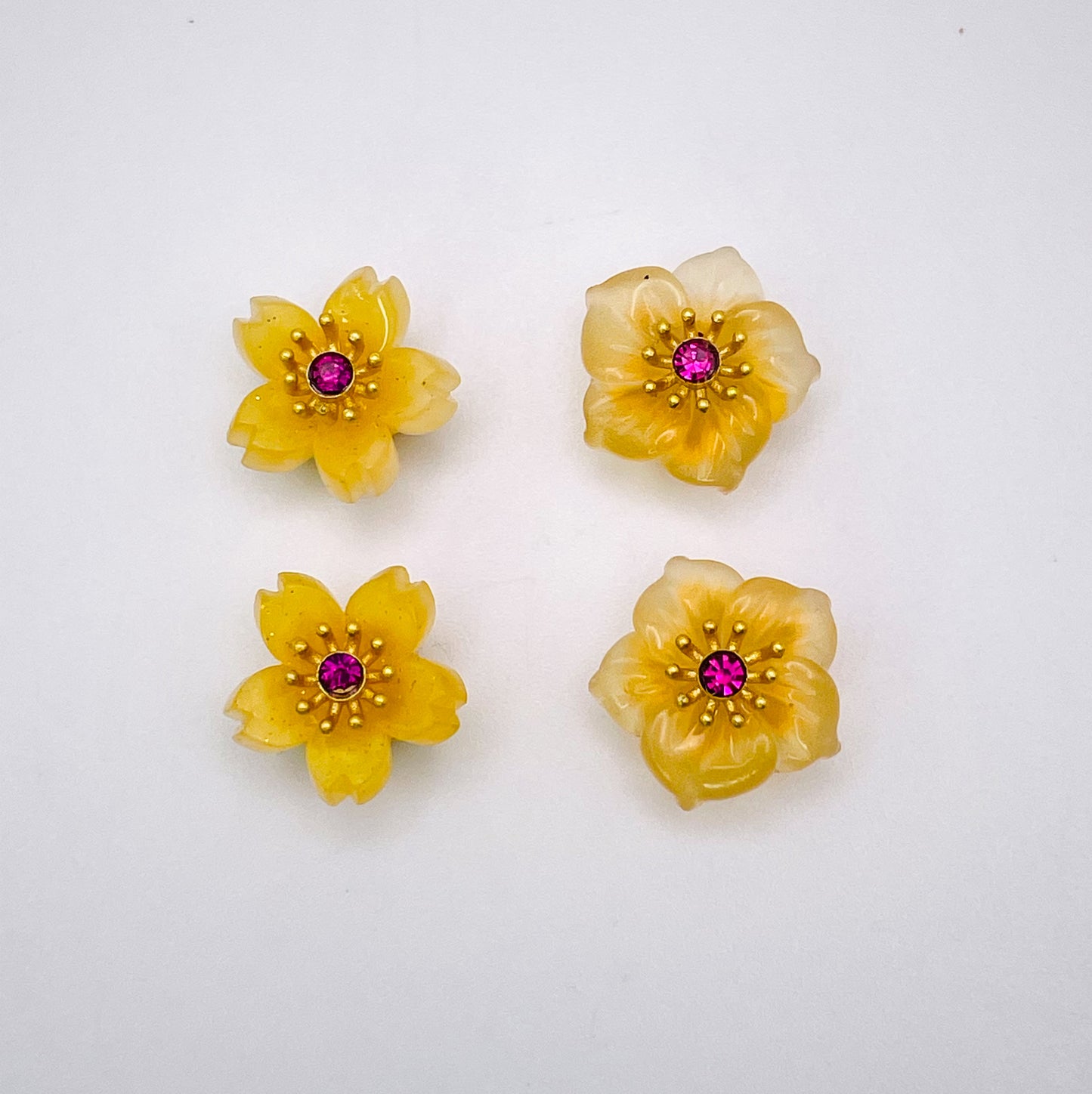 Resin Sakura Flower Charm Beads