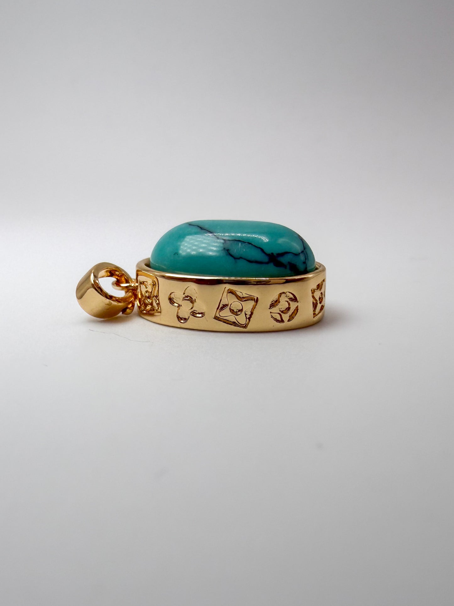 Gold Clover Design Cased Turquoise Oval Charm Pendant