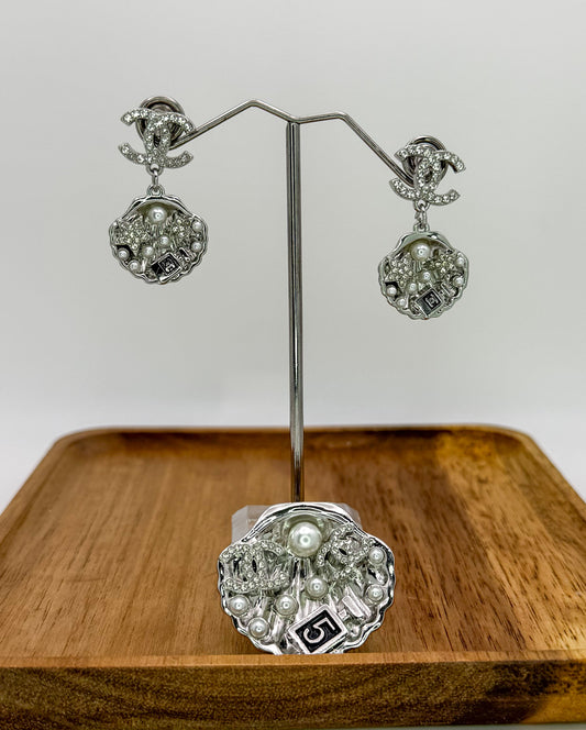 Silver CC Designer Dangling Shell Stud Earrings & Matching Brooch Set
