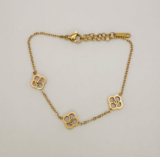 LV Gold Clover Logo Adjustable Chain Bracelet