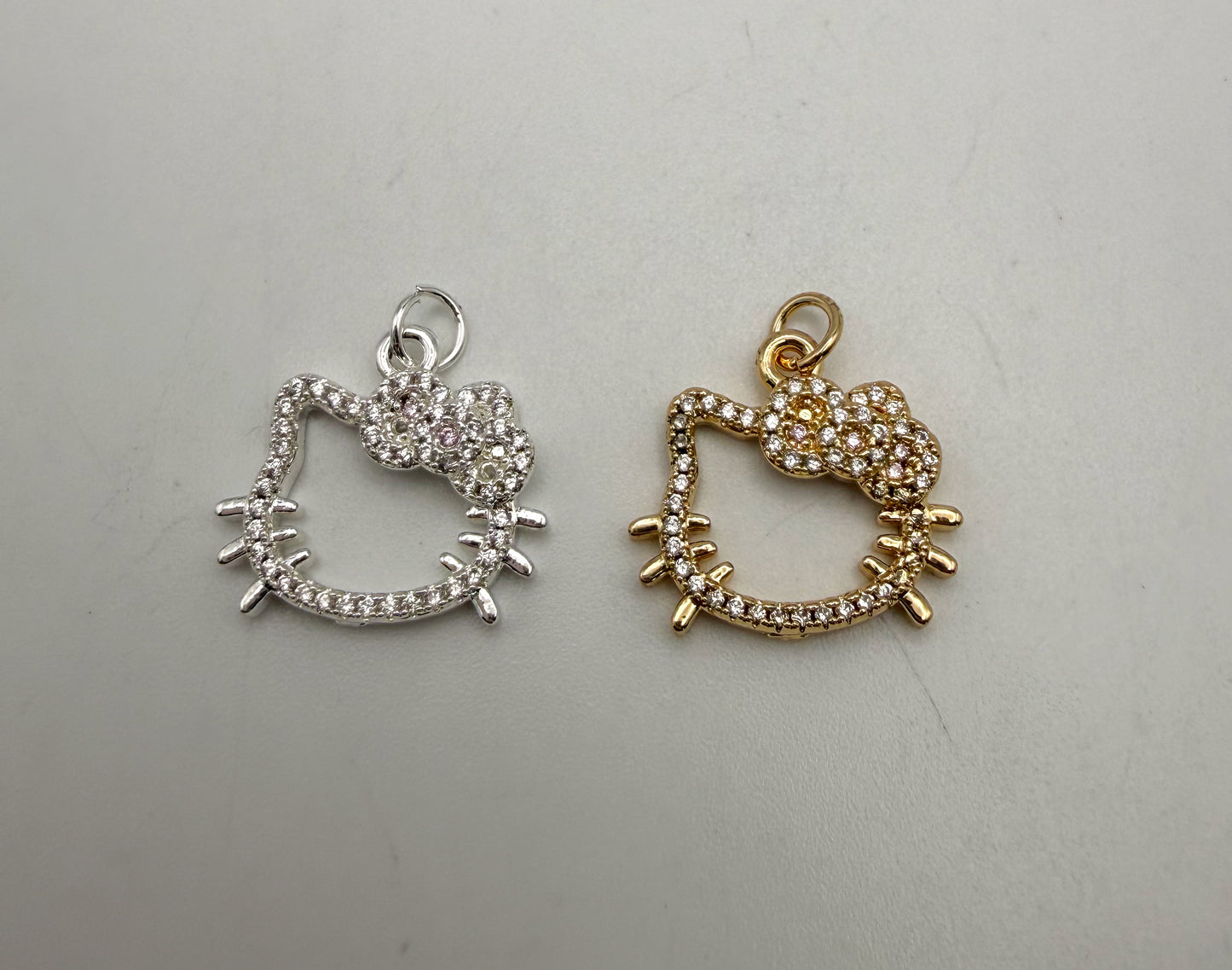 HK Kitty Head Hollow Center Bling Charms