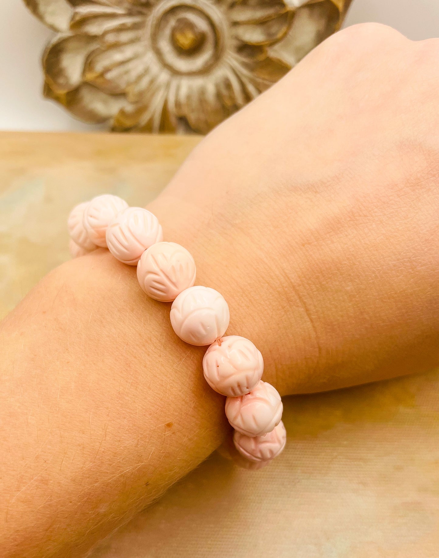 Natural Lotus Craved Pink Queen Conch Shell Beaded Stretch Bracelet w/ Certificate of Authenticity