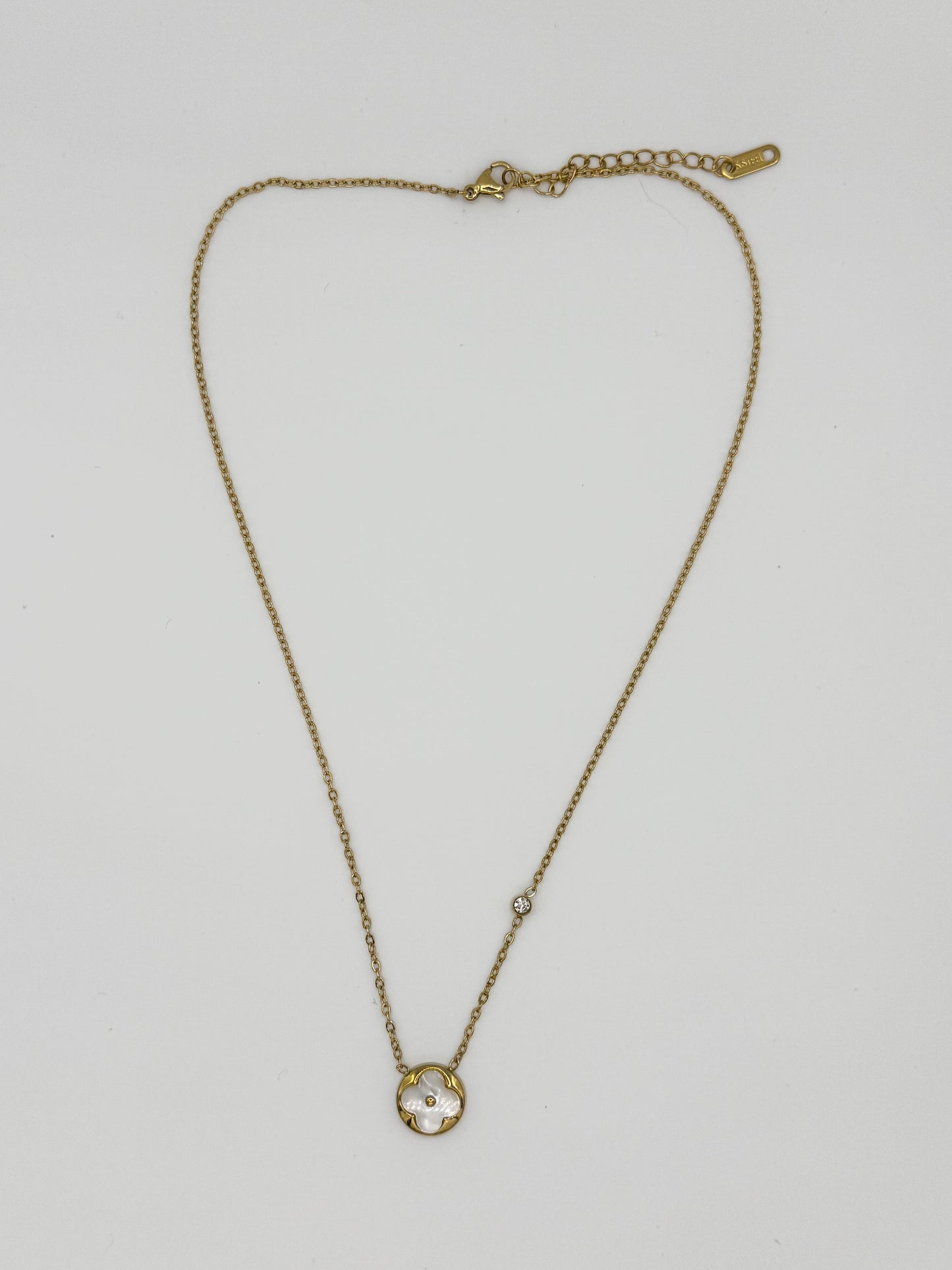 White Mother of Pearl Shell Clover Pendant Necklace