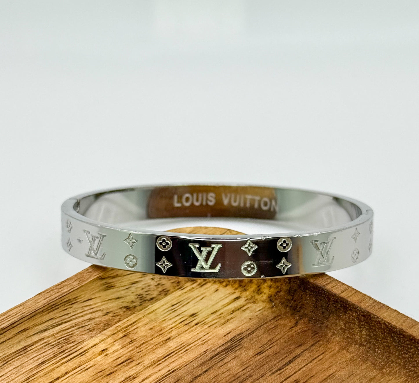 High Quality LV Designer Silver Stainless Steel Bangle Bracelet with Designer Stamp