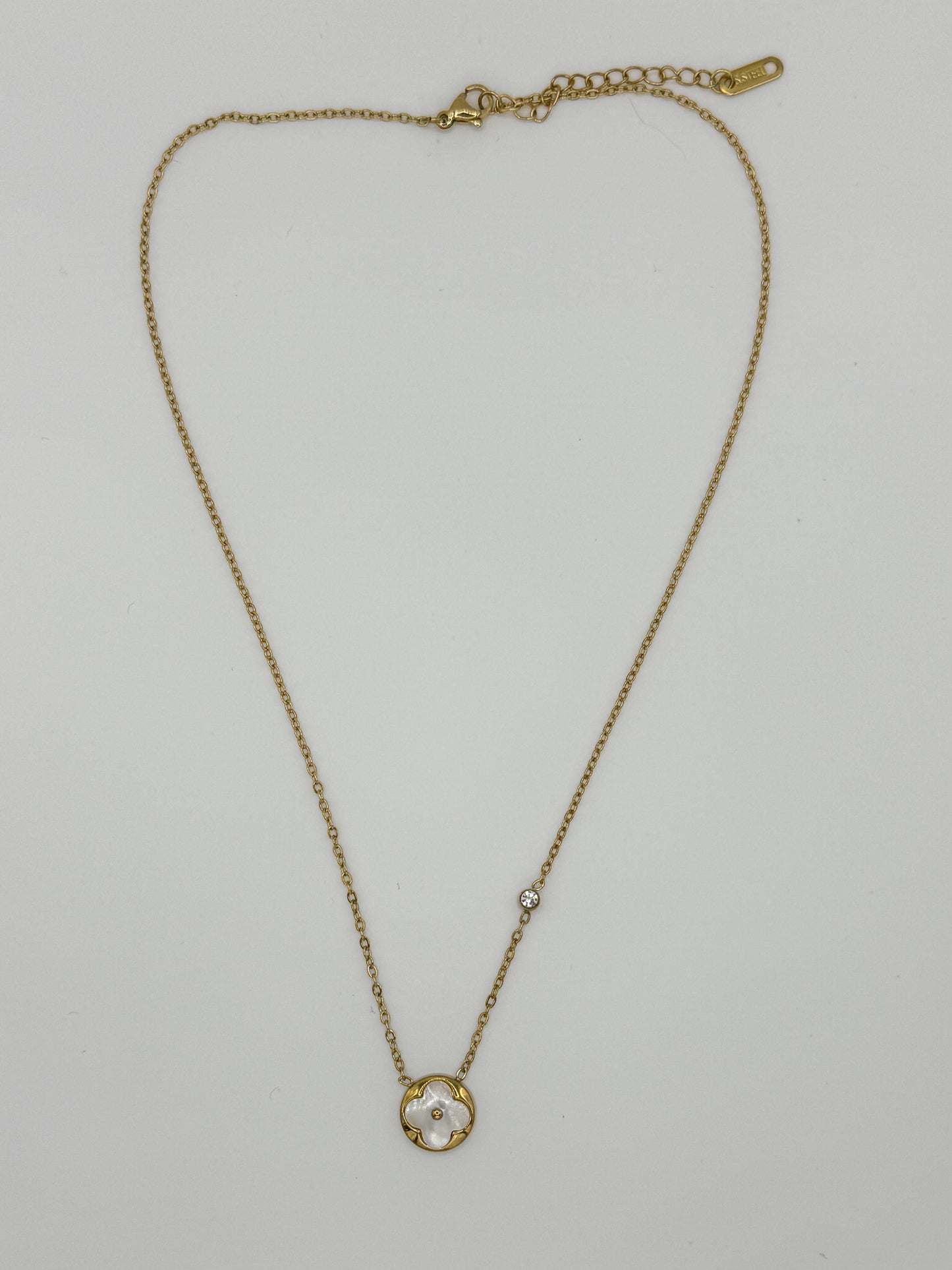 White Mother of Pearl Shell Clover Pendant Necklace