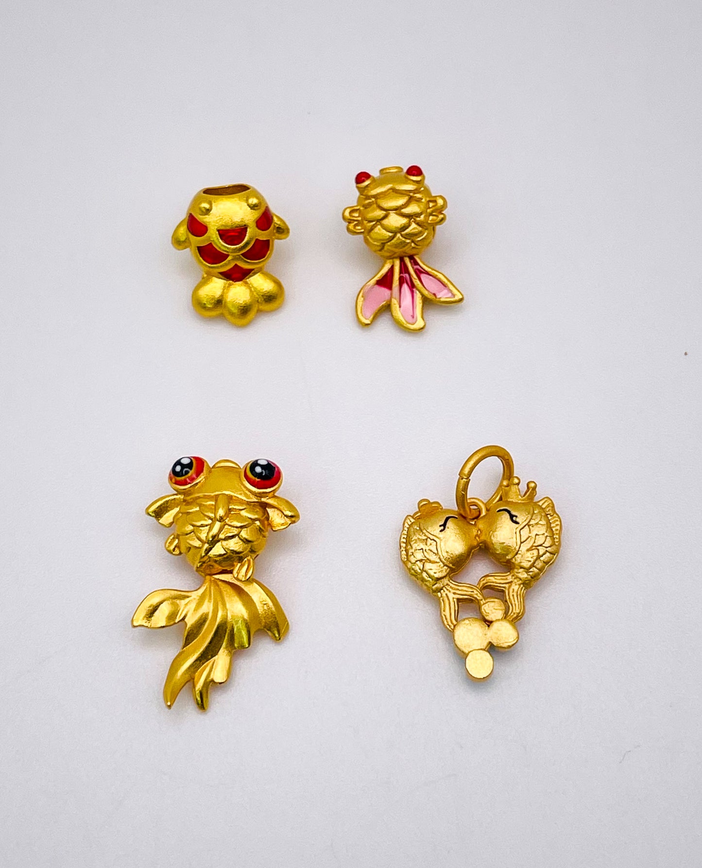 S999 Gold Fish Charms/Charm Beads