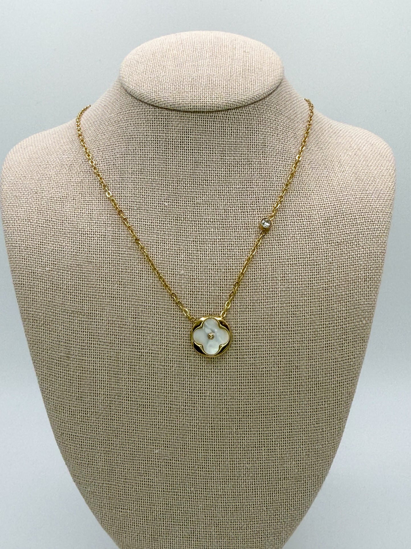 White Mother of Pearl Shell Clover Pendant Necklace