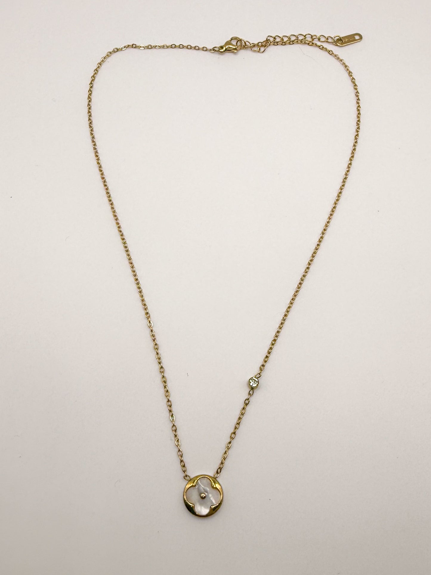 White Mother of Pearl Shell Clover Pendant Necklace