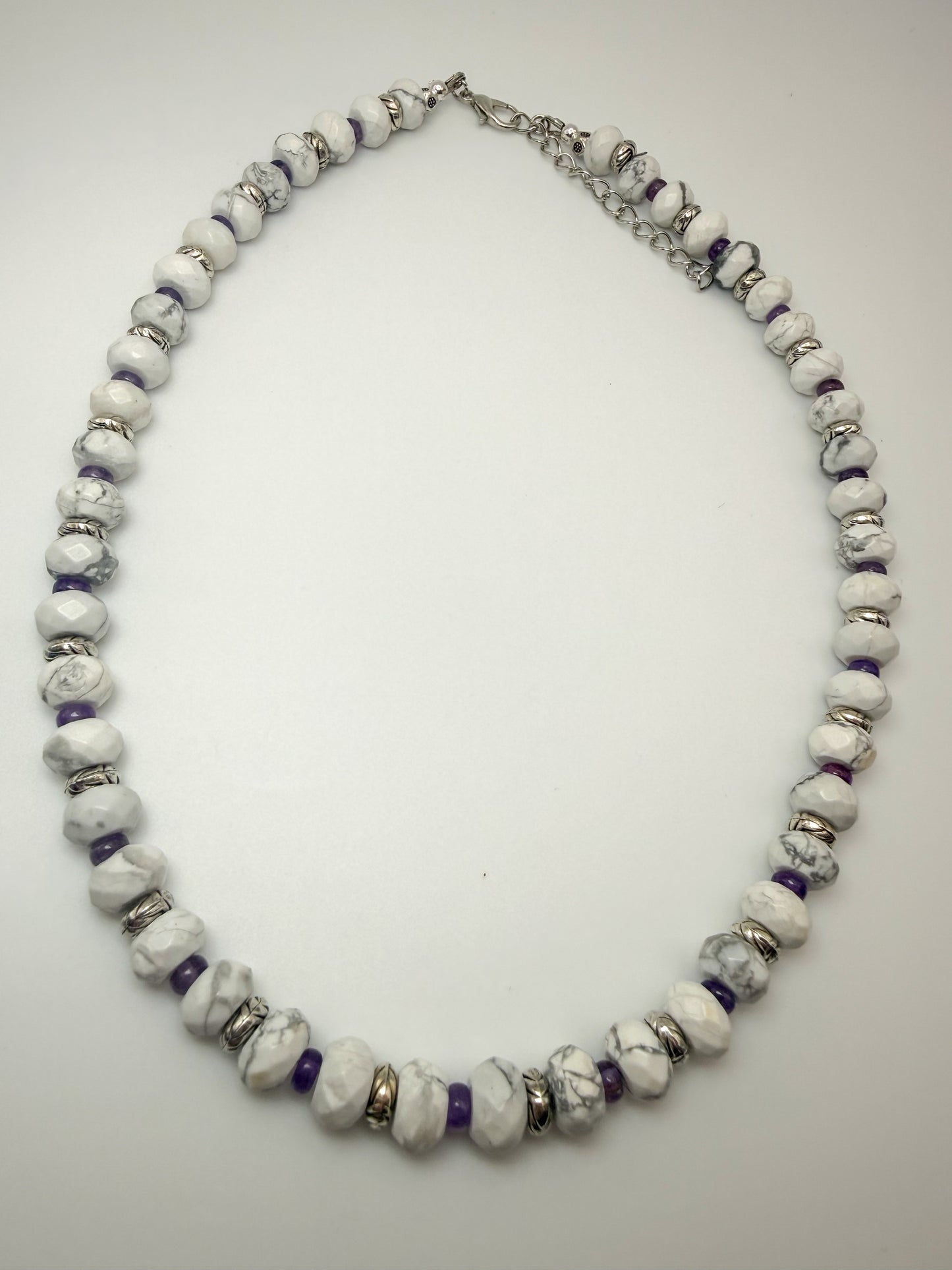 Natural Howlite & Amethyst Crystal Beaded Gemstone Necklace
