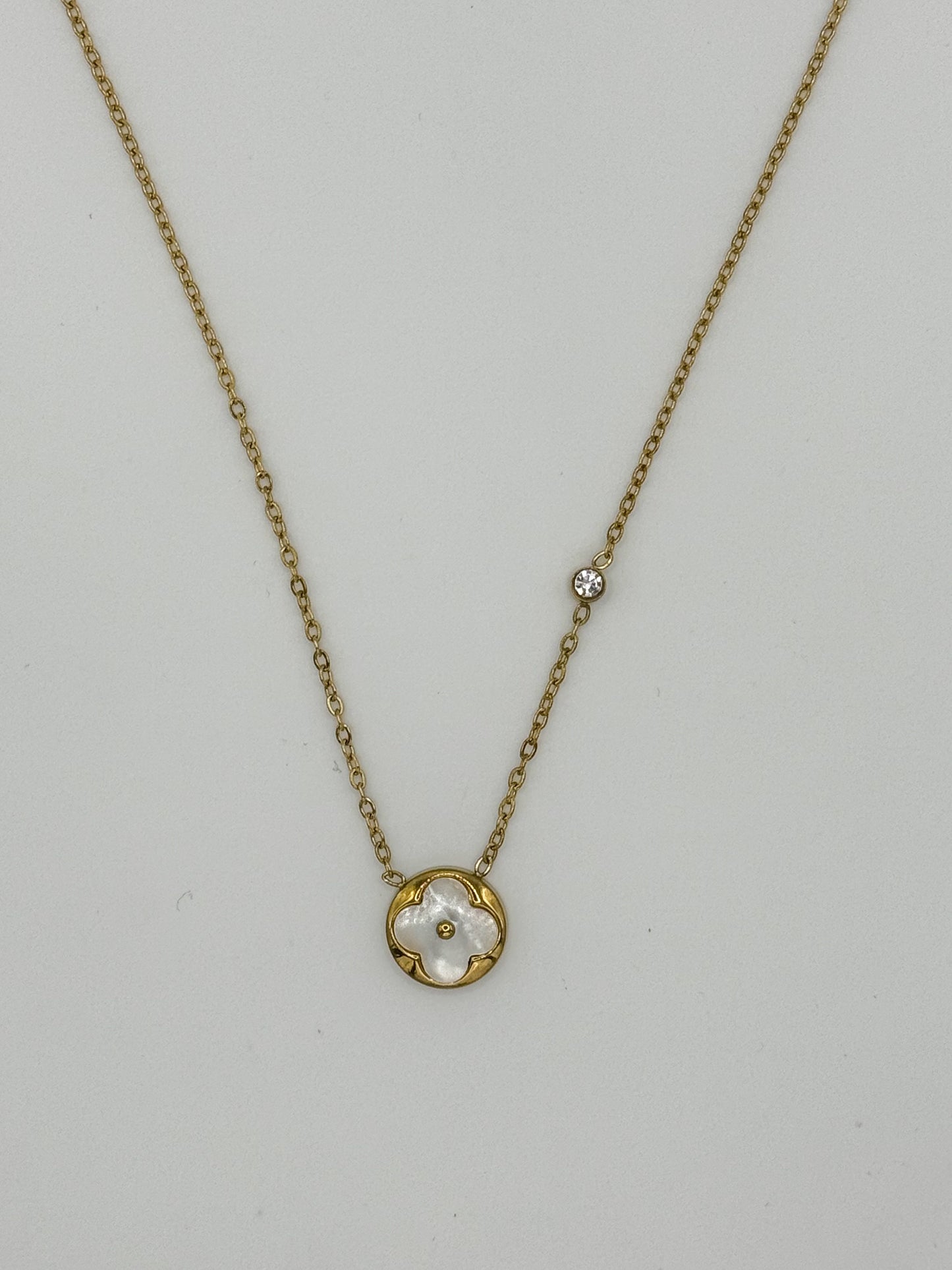 White Mother of Pearl Shell Clover Pendant Necklace