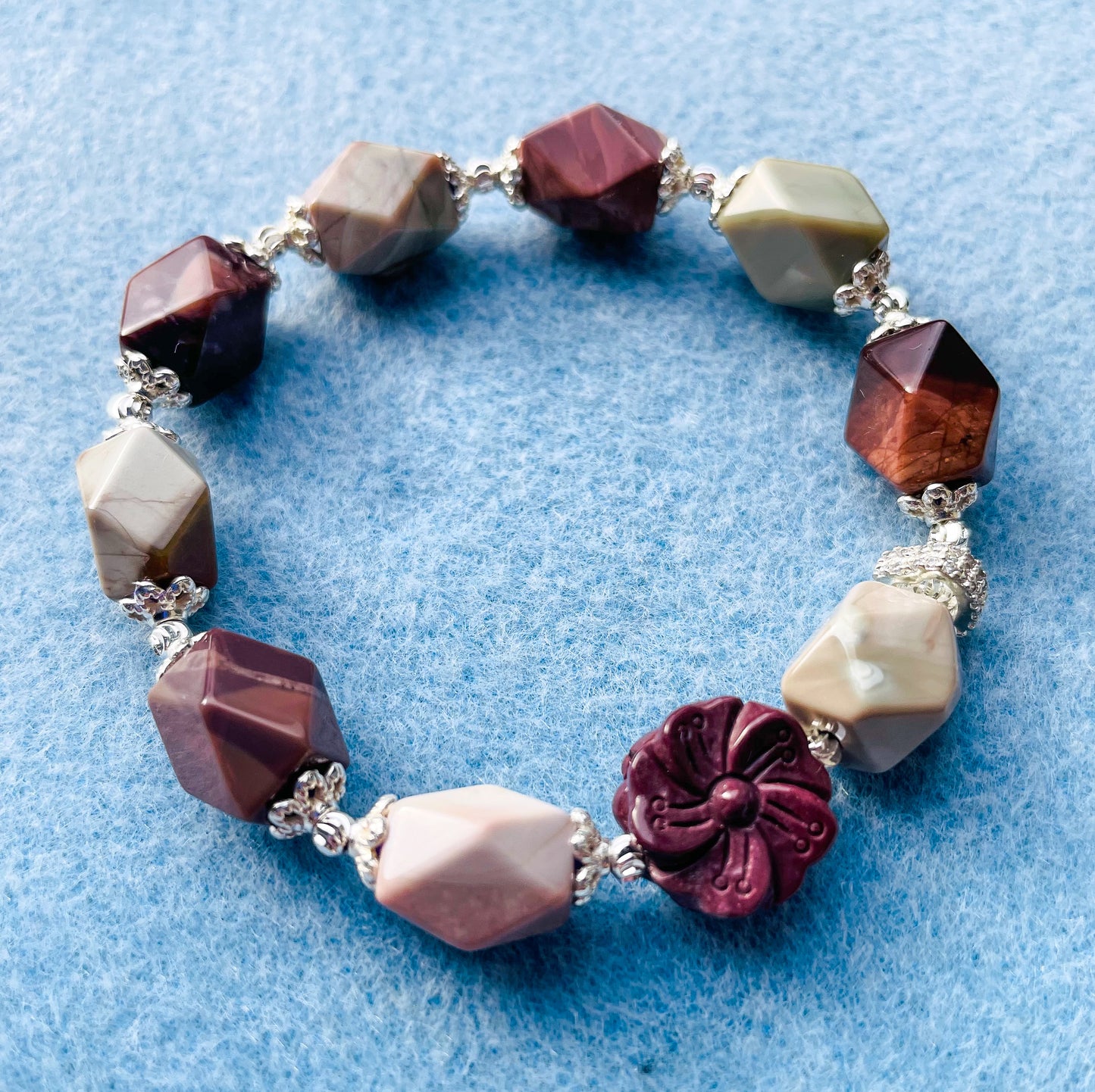 Natural Alashan Agate Crystal Bracelet with Alashan Flower Craving Bead