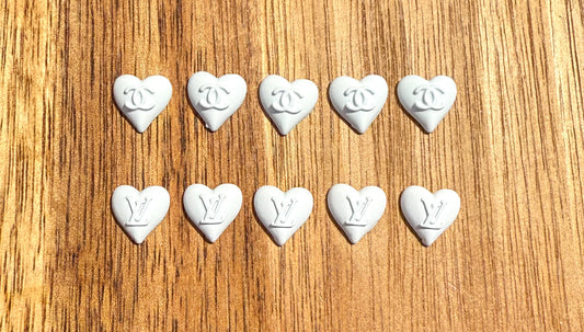 Metal White Enamel CC & LV Heart DIY Nail Charms