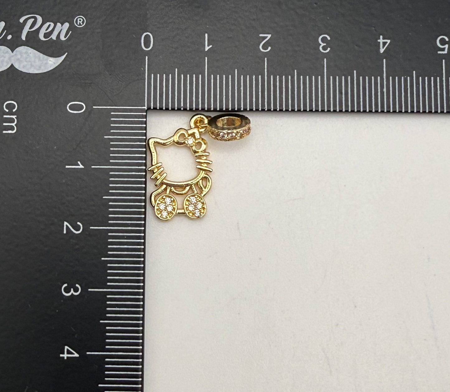 HK Kitty Full Figure Sparkling Charms