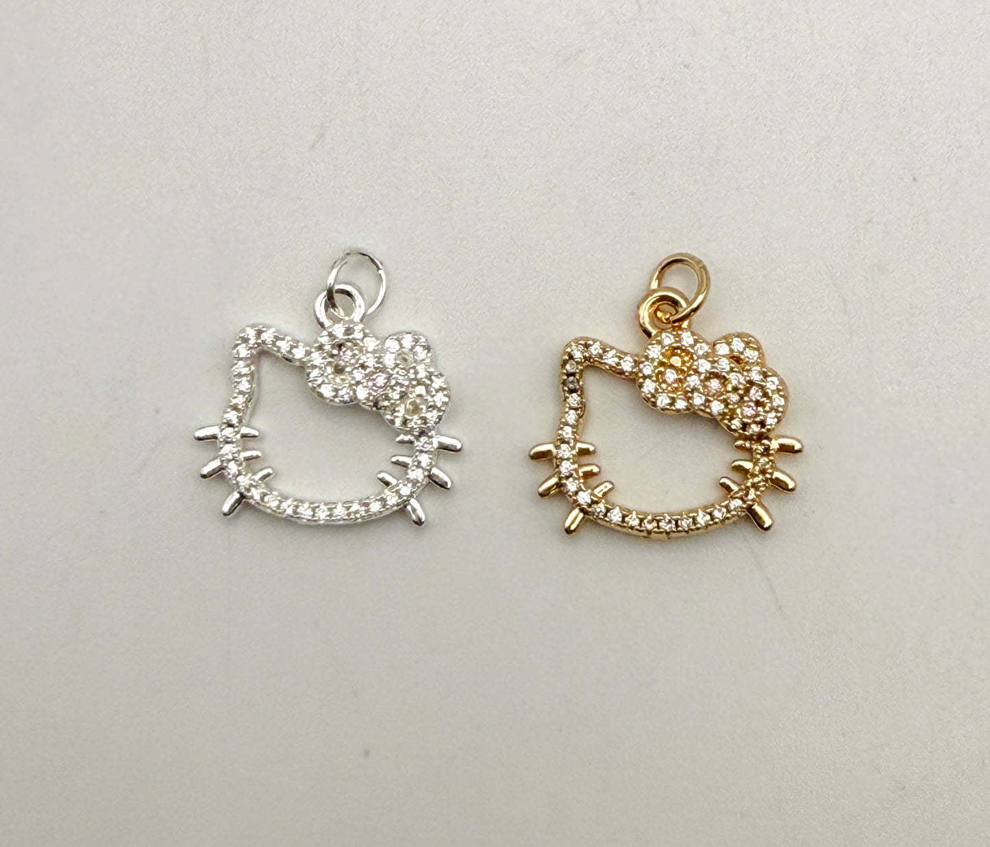 HK Kitty Head Hollow Center Bling Charms