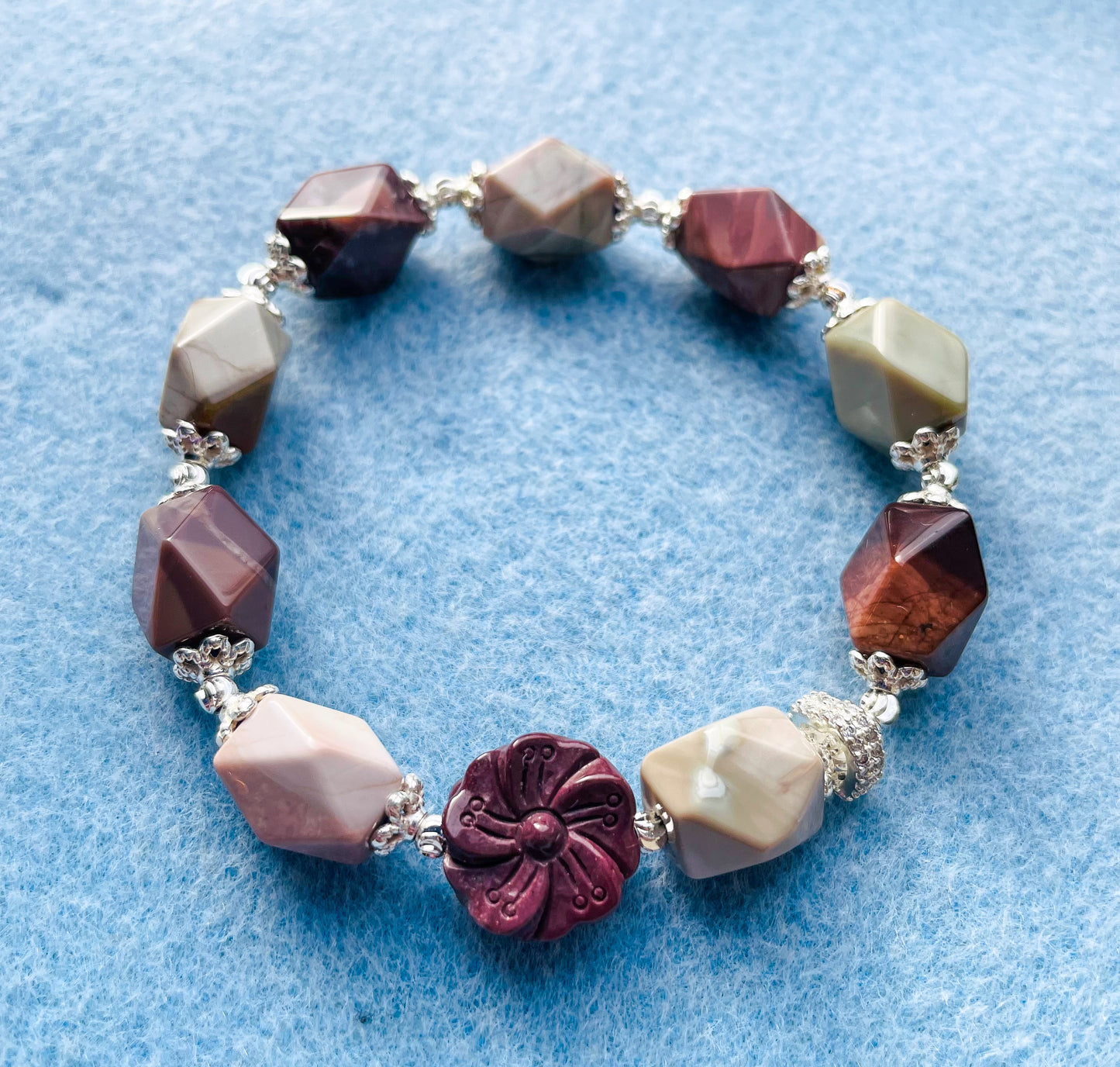 Natural Alashan Agate Crystal Bracelet with Alashan Flower Craving Bead