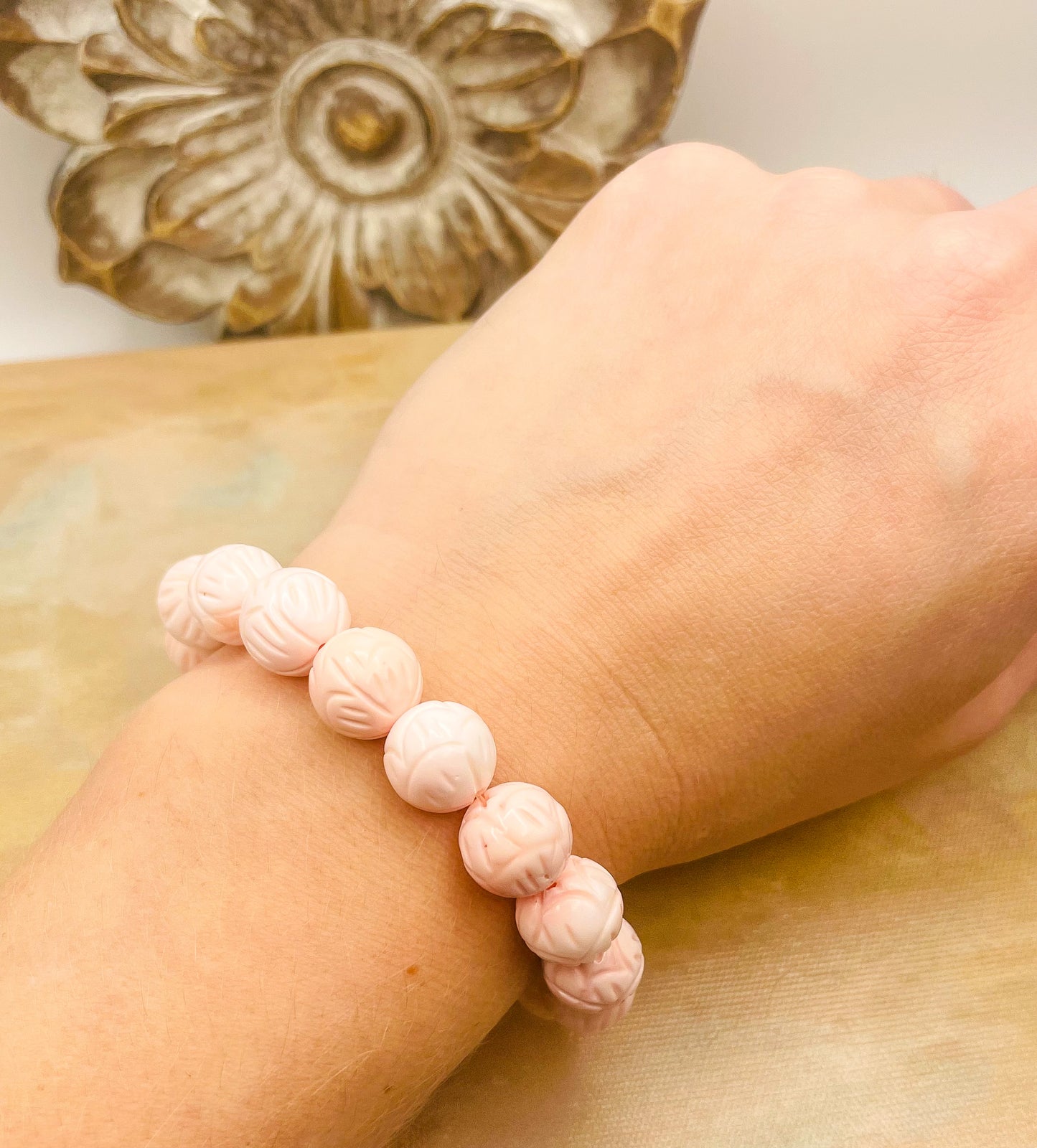 Natural Lotus Craved Pink Queen Conch Shell Beaded Stretch Bracelet w/ Certificate of Authenticity