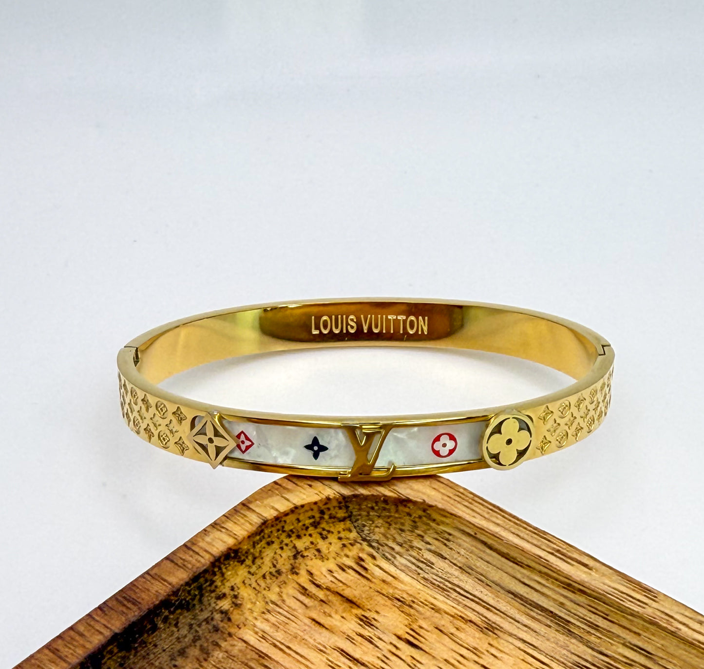 High Quality LV Designer Colorful Logo Mother of Pearl Shell Gold Stainless Steel Bangle Bracelet