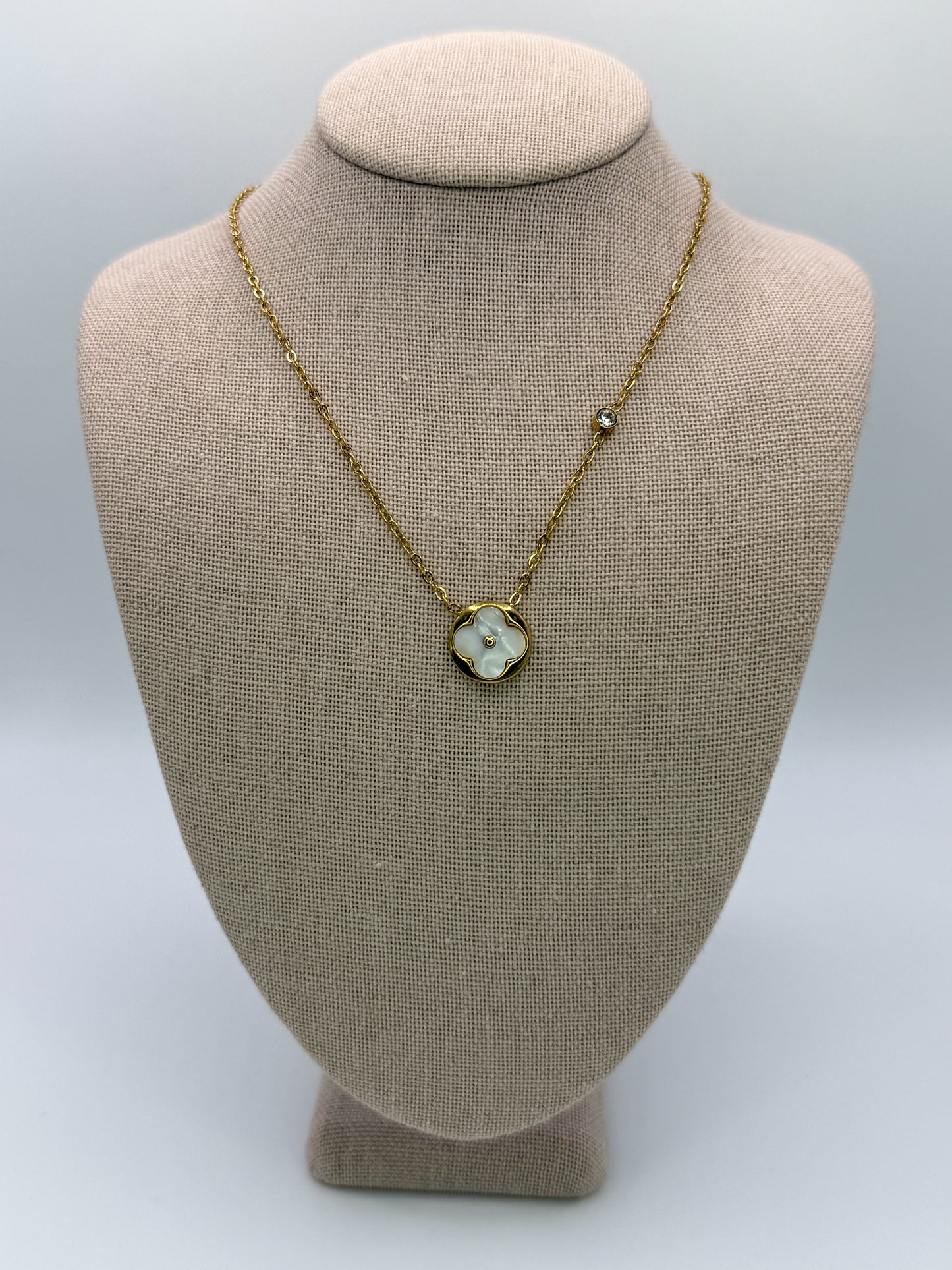 White Mother of Pearl Shell Clover Pendant Necklace