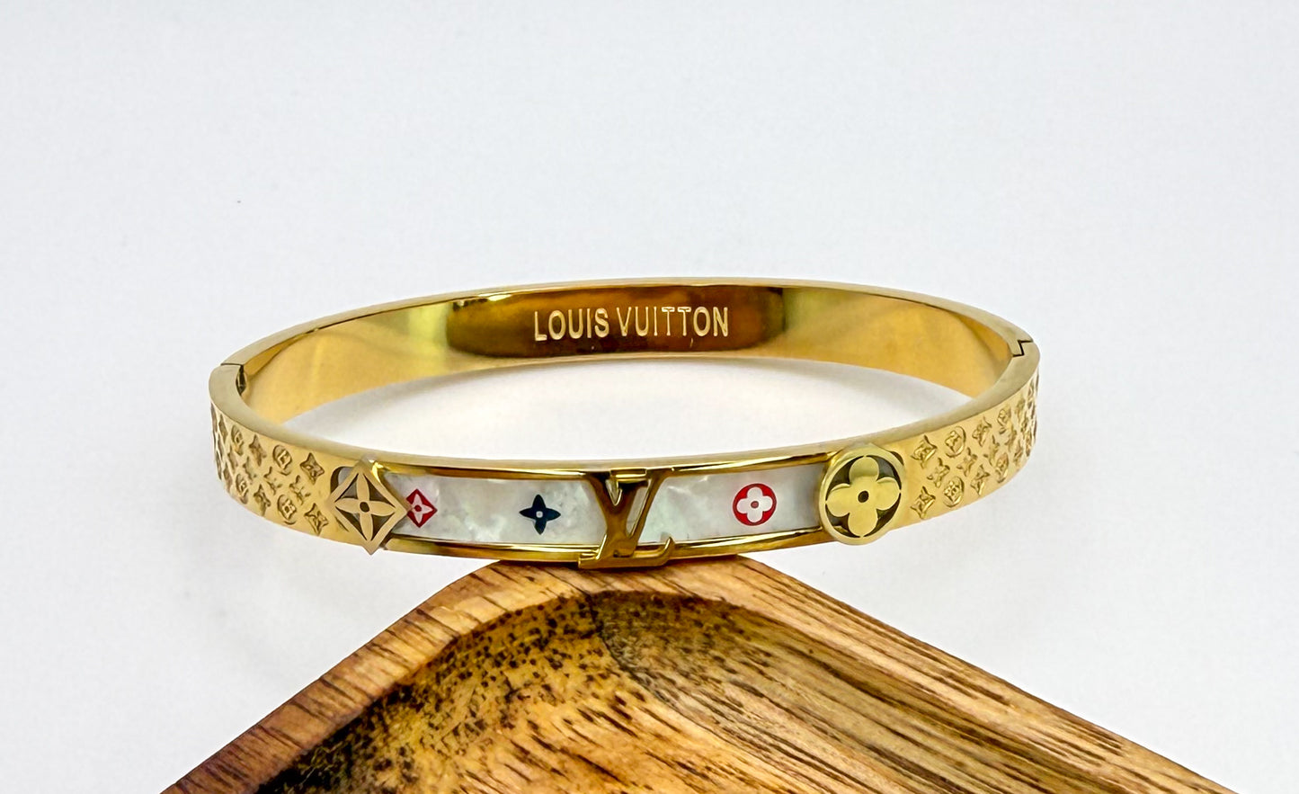 High Quality LV Designer Colorful Logo Mother of Pearl Shell Gold Stainless Steel Bangle Bracelet