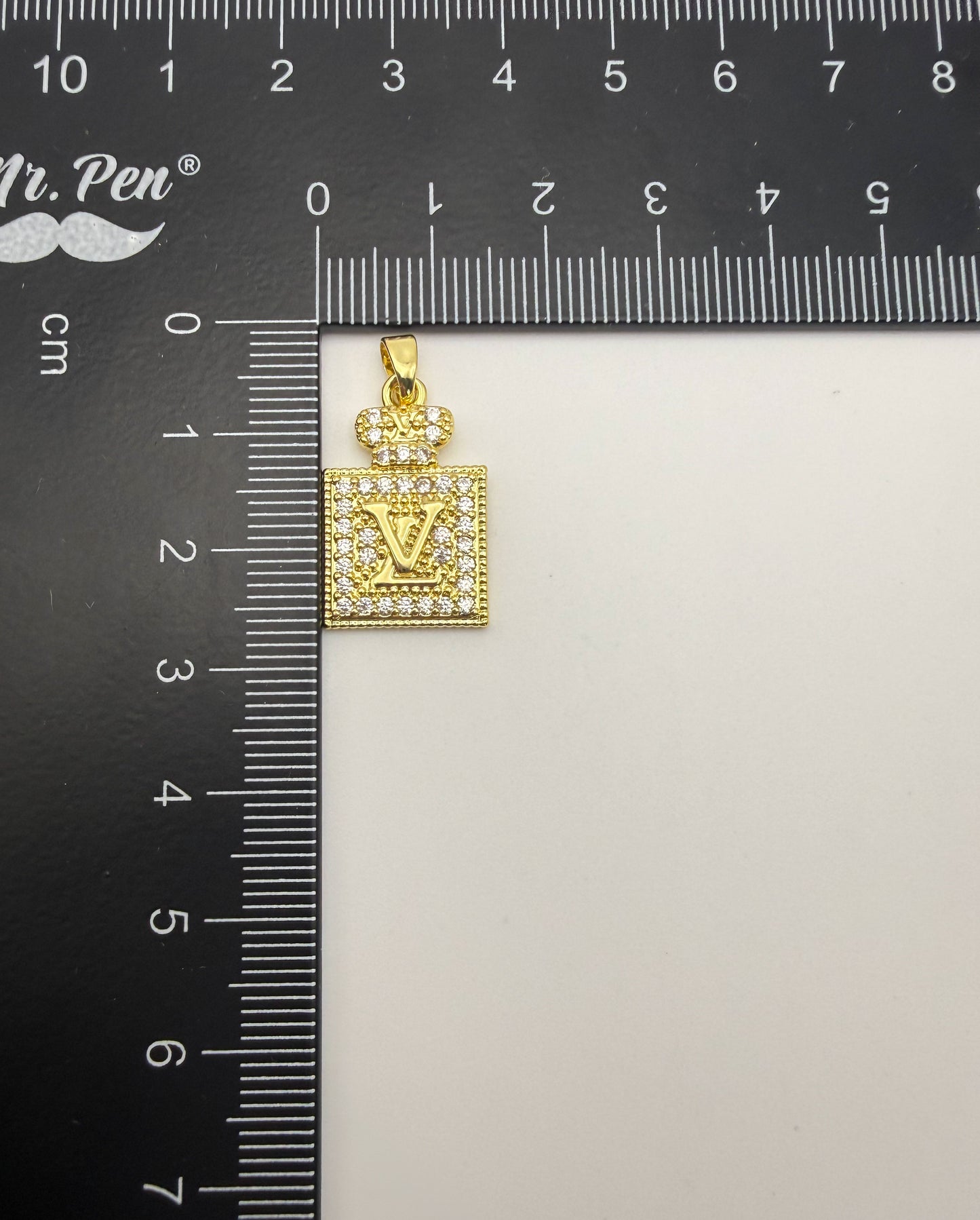 LV Sparkling Gold Perfume Bottle High Quality Metal Pendant