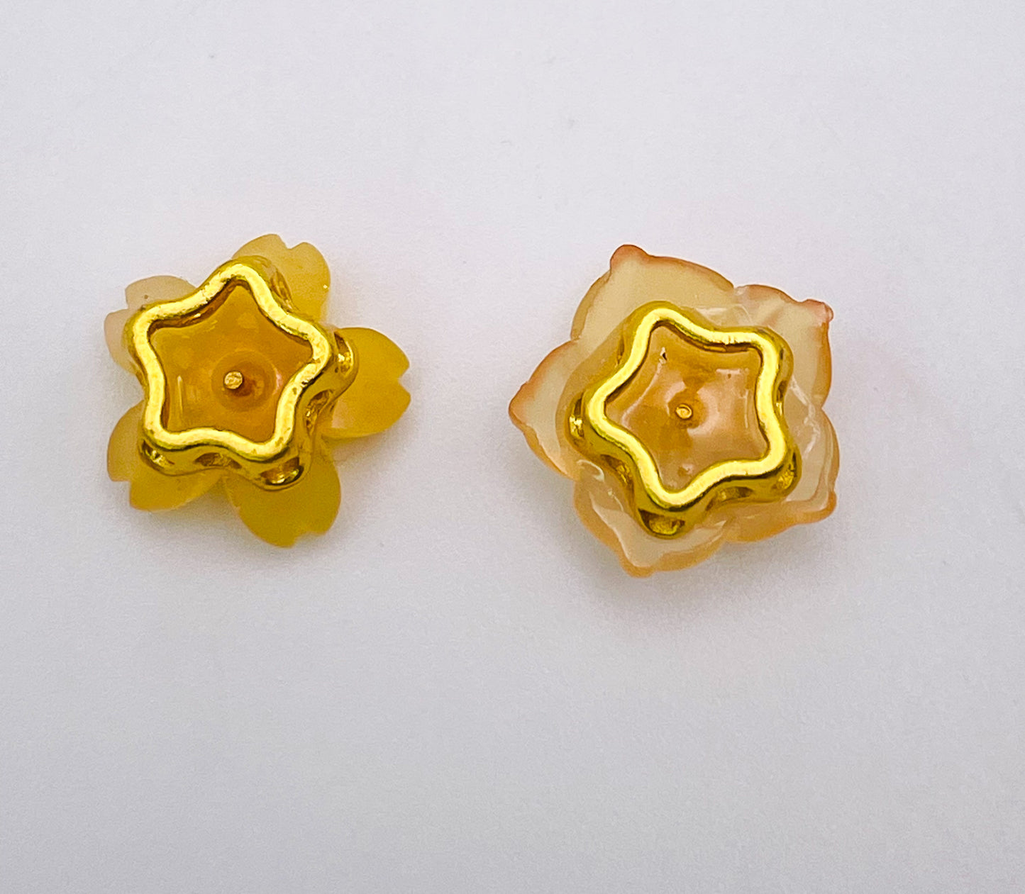 Resin Sakura Flower Charm Beads