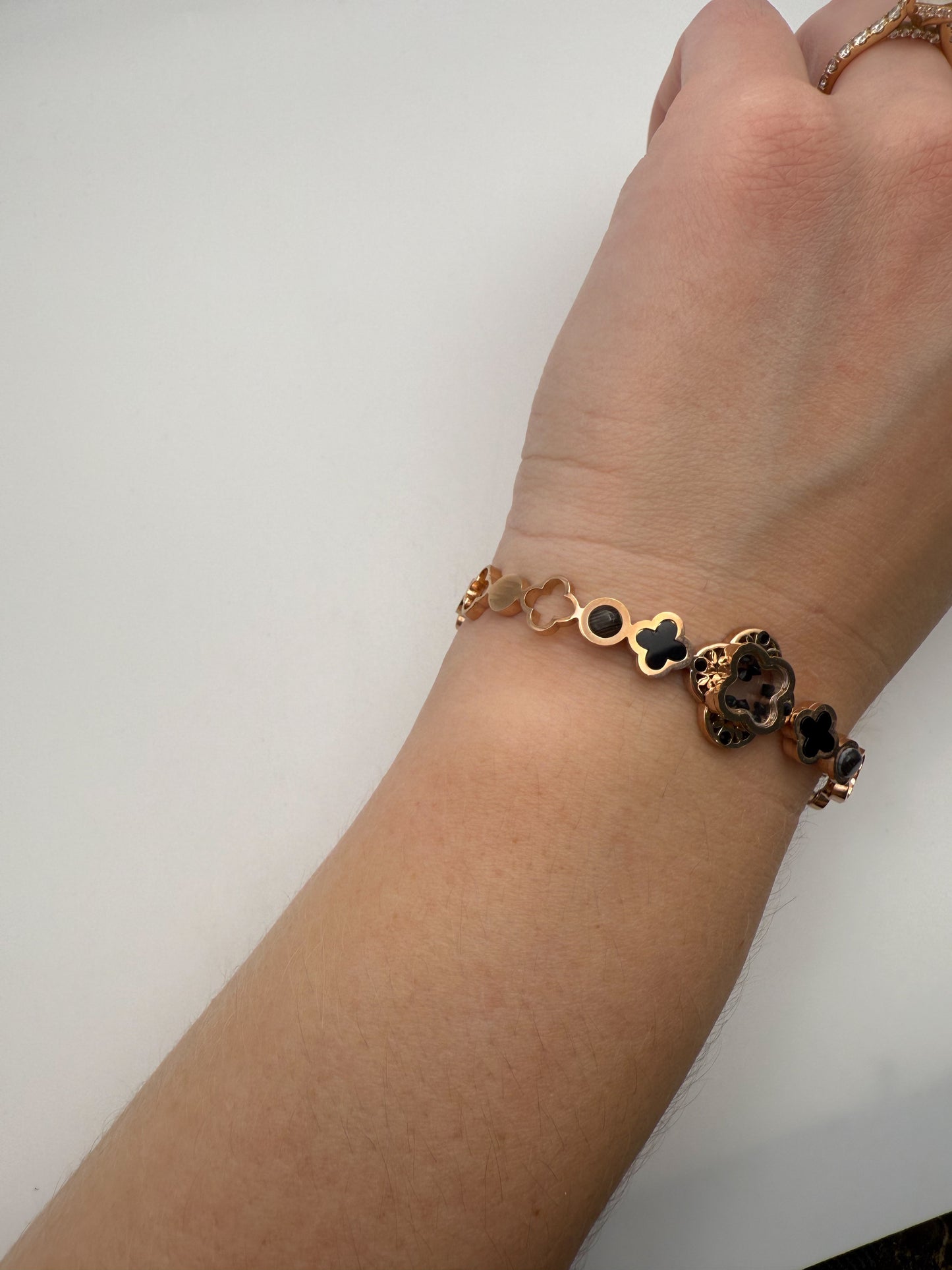 Rose Gold LV Clovers Bangle Bracelets