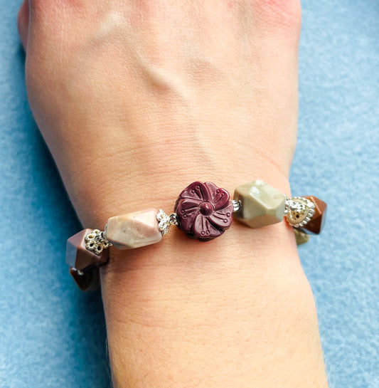 Natural Alashan Agate Crystal Bracelet with Alashan Flower Craving Bead