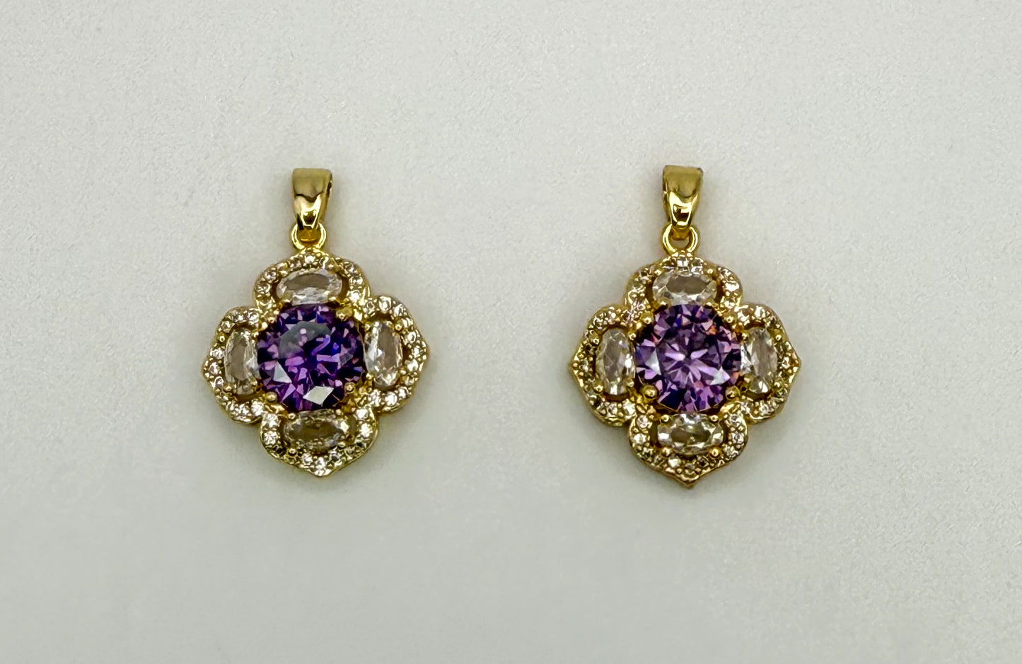 High Quality Sparkling Zircon Gold Clover Pendants