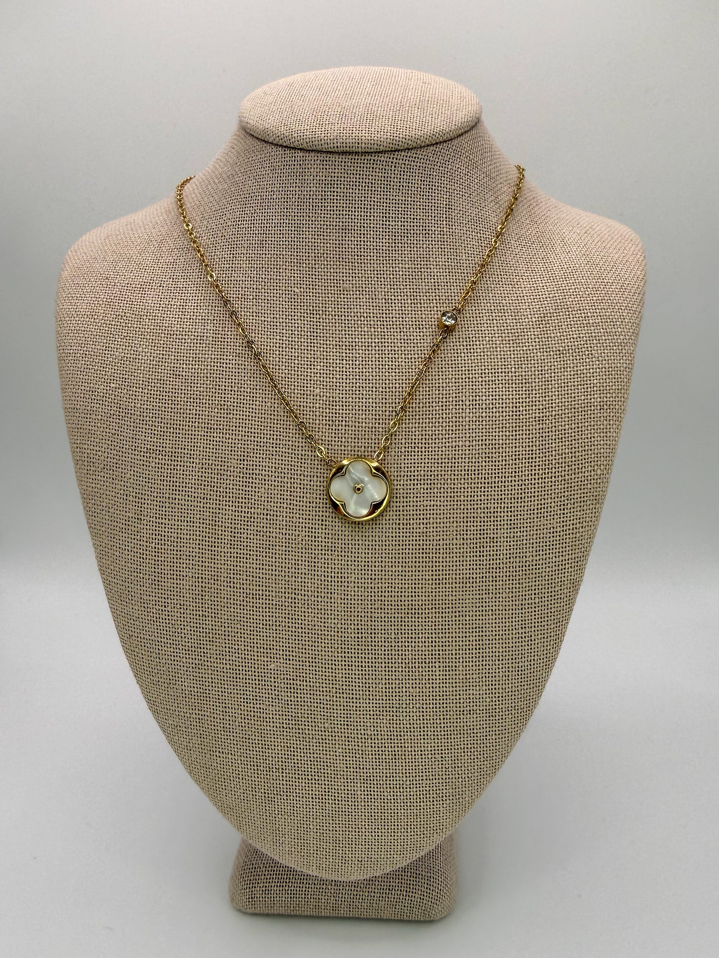 White Mother of Pearl Shell Clover Pendant Necklace